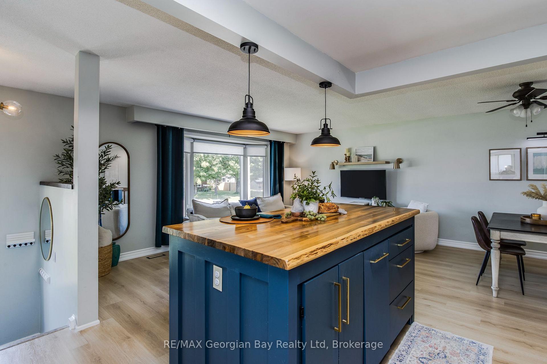 Photo 7 of 475 Athabaska Street, Tay, Port McNicoll — HOMEH