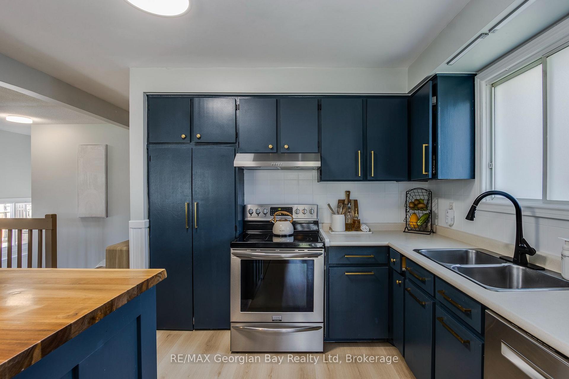 Photo 8 of 475 Athabaska Street, Tay, Port McNicoll — HOMEH