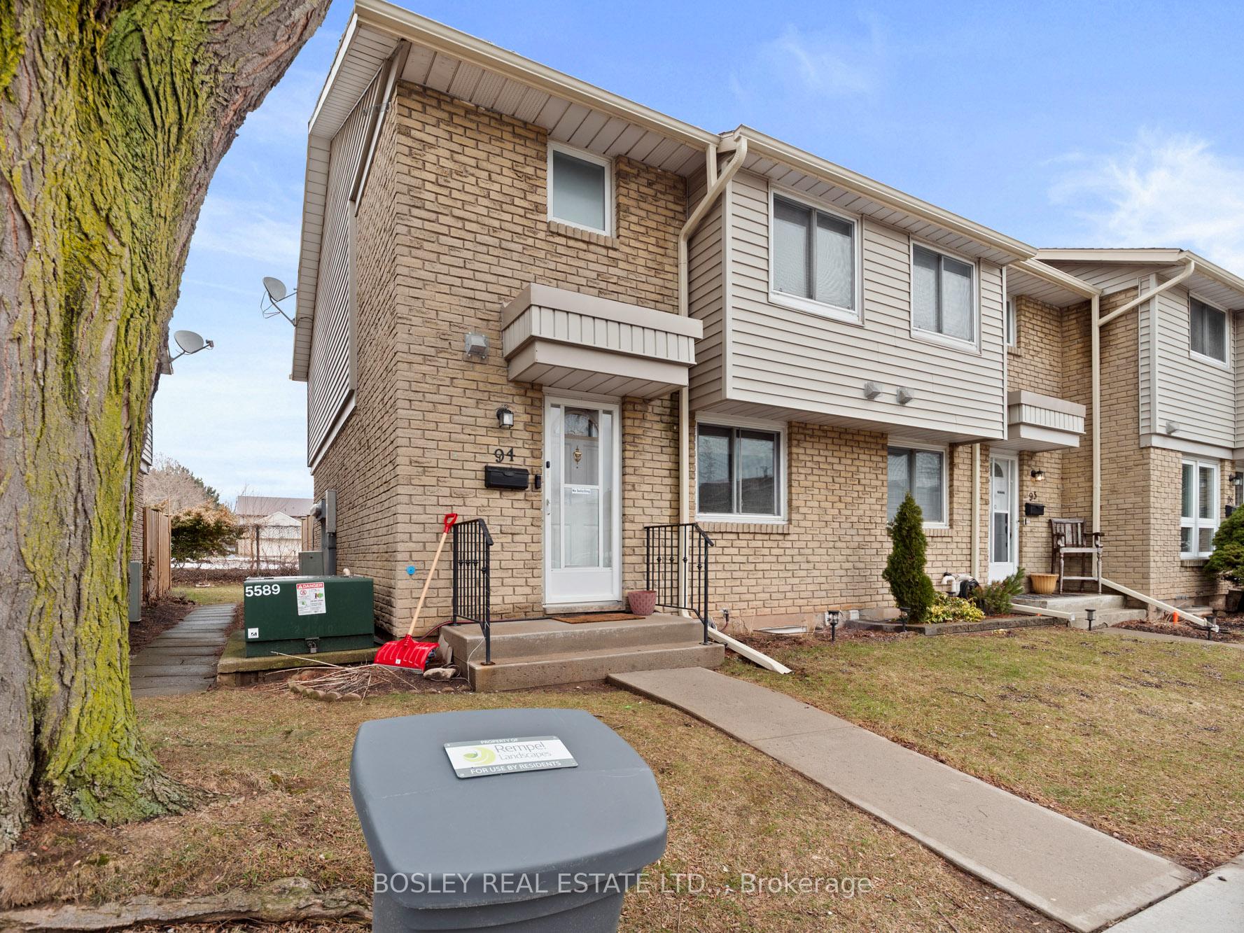 Front of Unit #94, 6767 Thorold Stone Road