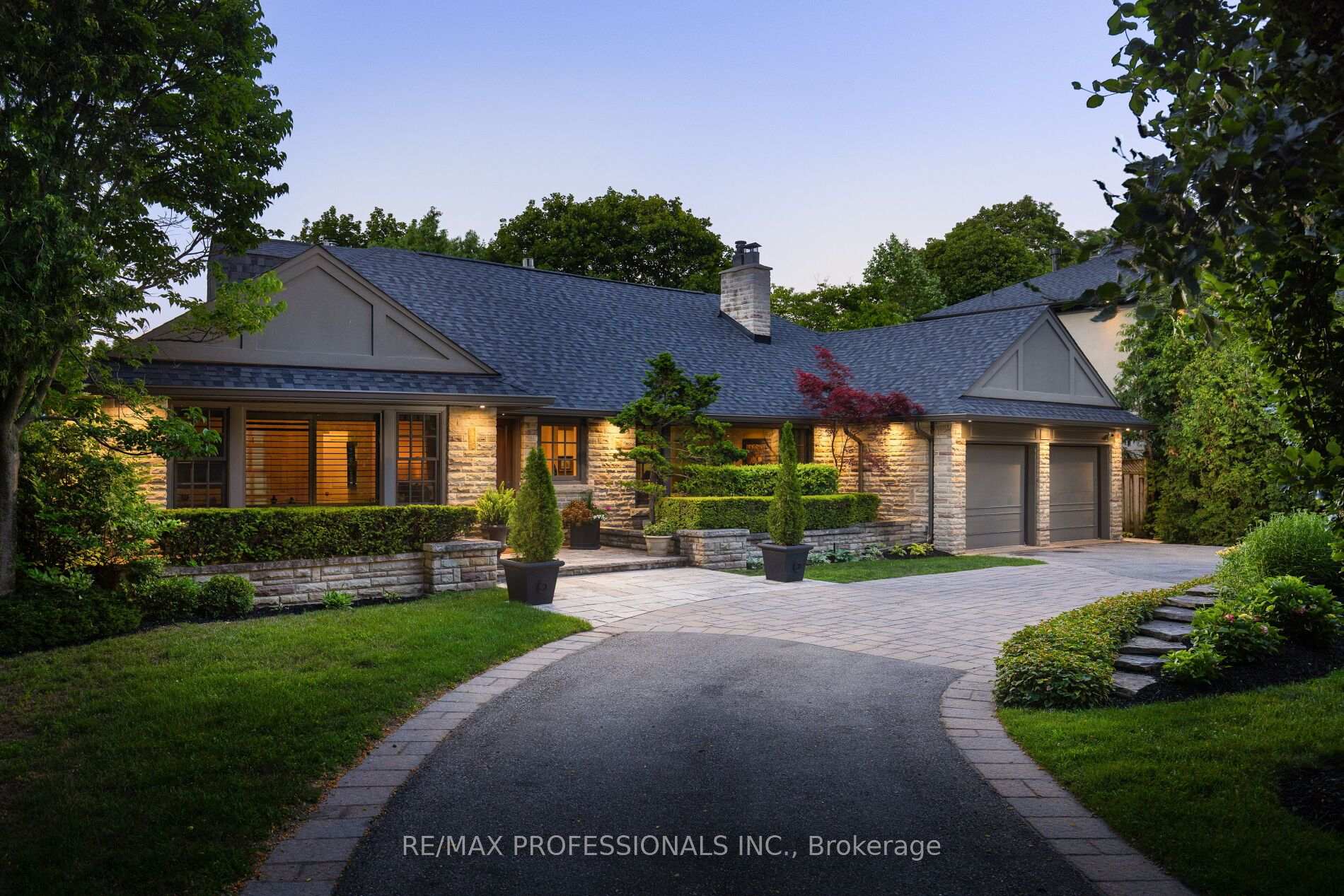 Photo 4 of 19 The Kingsway, Etobicoke, Kingsway South — HOMEH