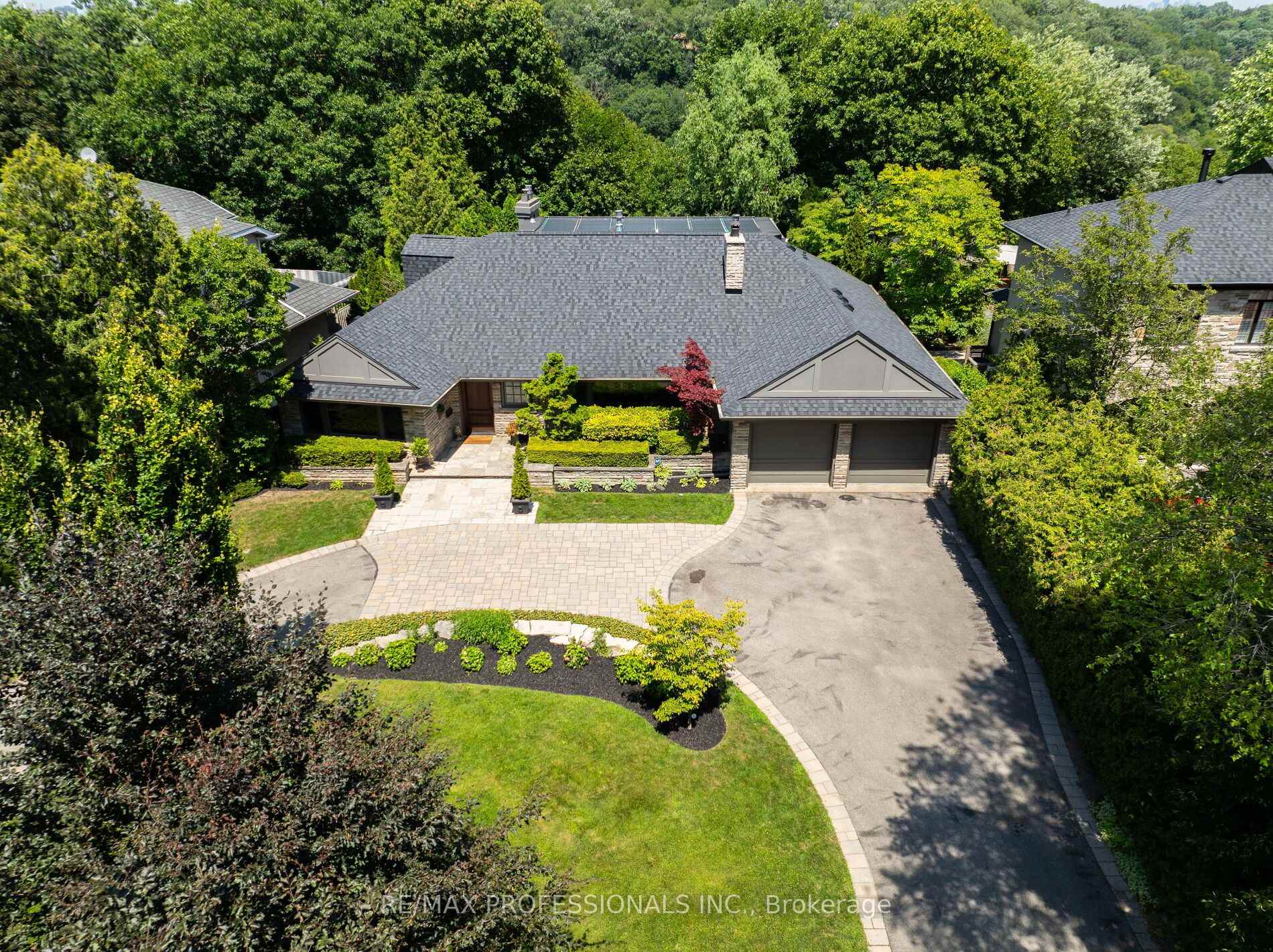 Photo 5 of 19 The Kingsway, Etobicoke, Kingsway South — HOMEH
