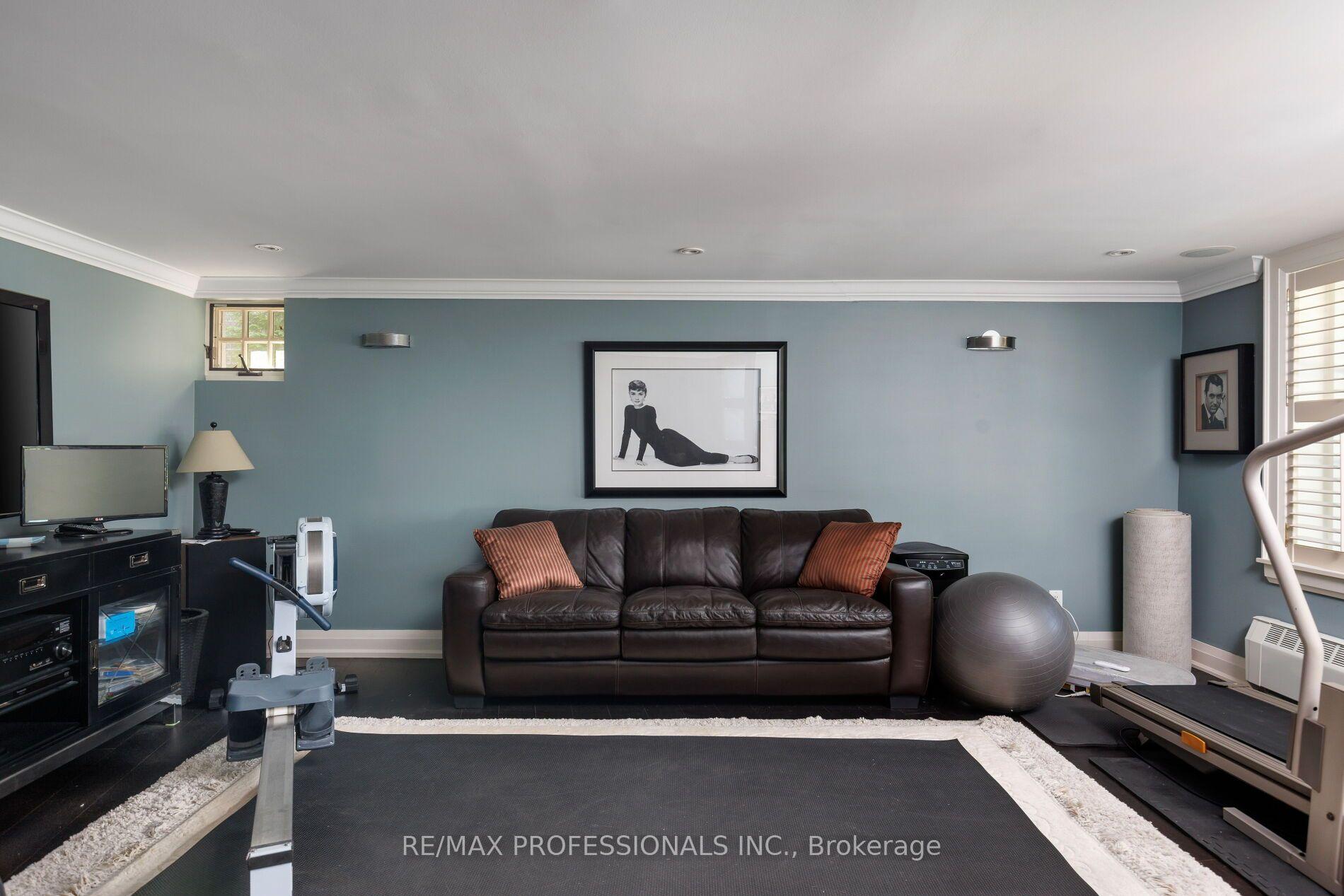Photo 34 of 19 The Kingsway, Etobicoke, Kingsway South — HOMEH