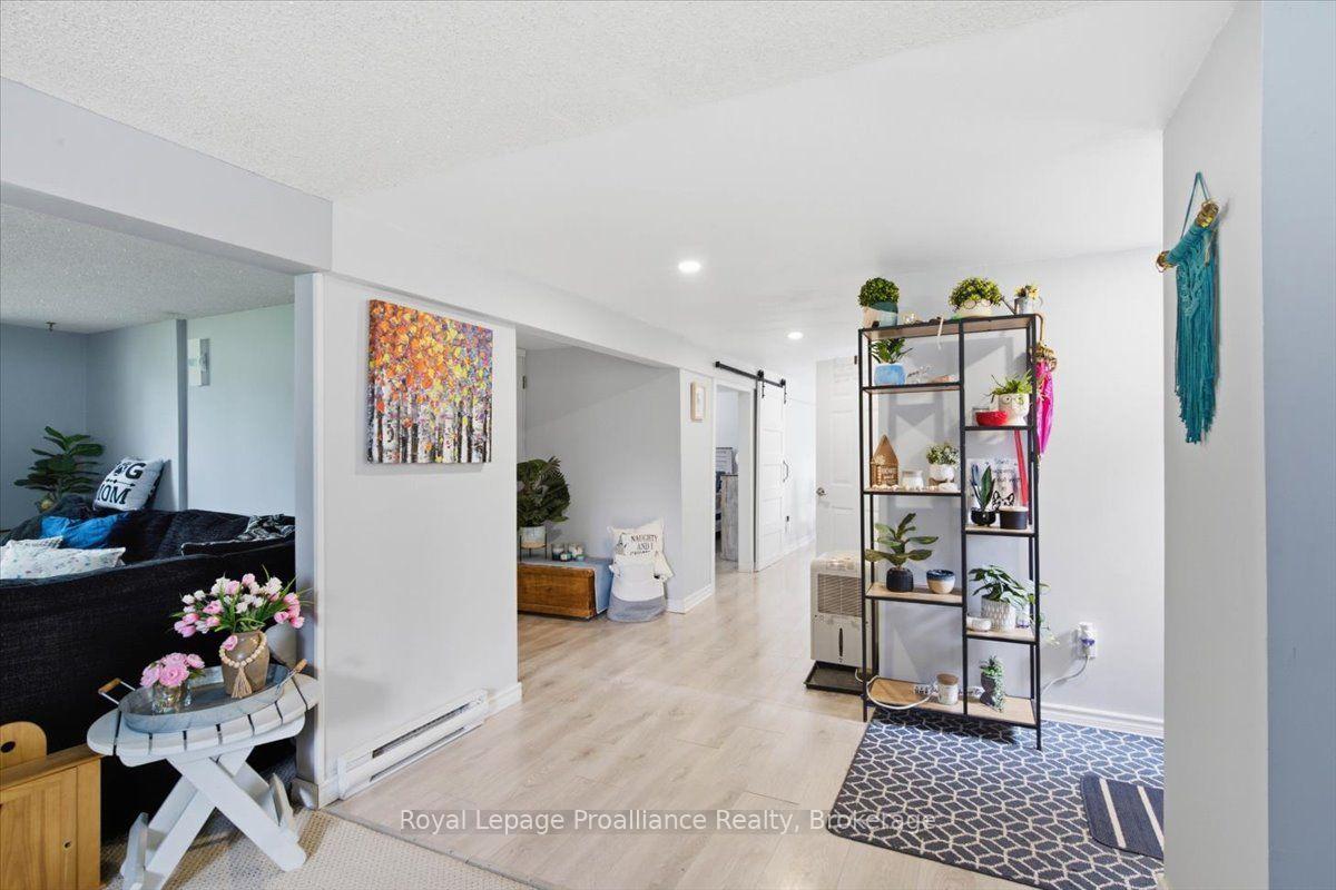 Photo 11 of 270 Colonial Road, Belleville, Belleville Ward — HOMEH