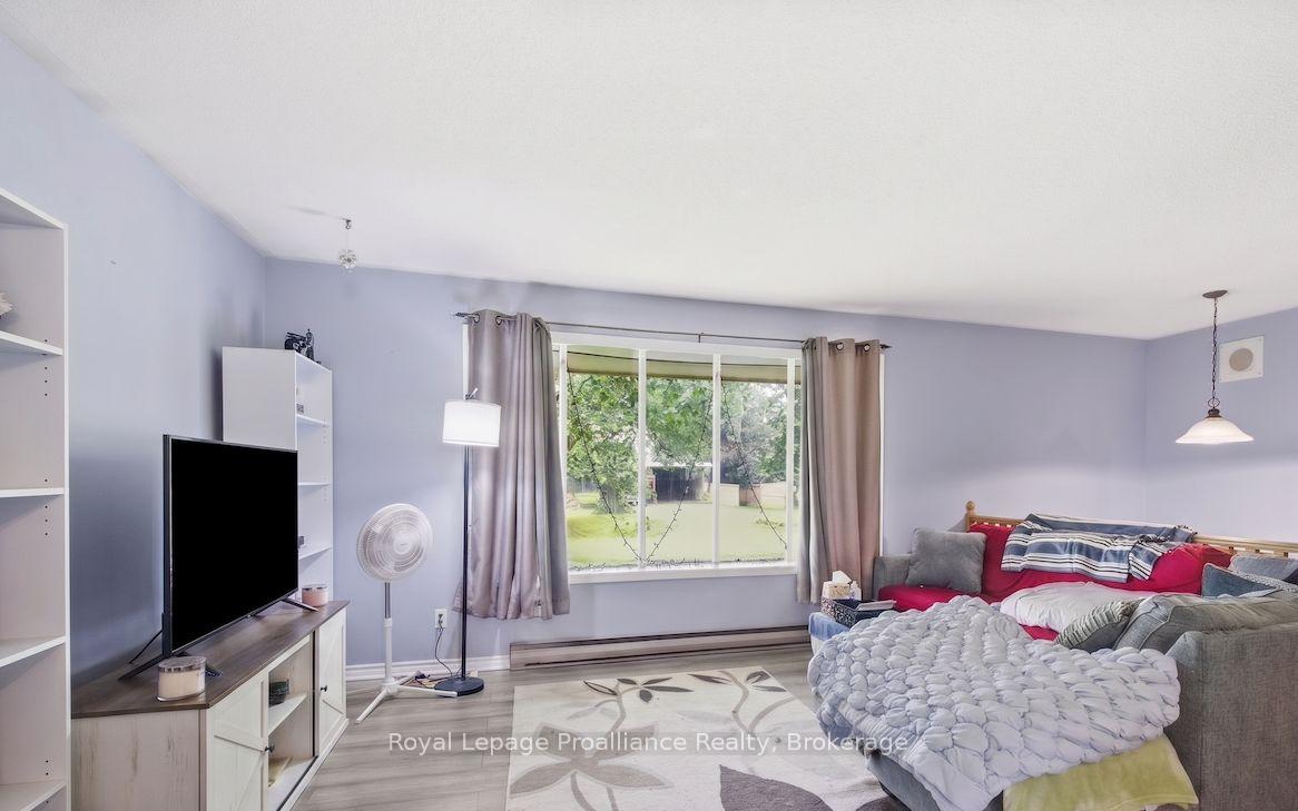 Photo 26 of 270 Colonial Road, Belleville, Belleville Ward — HOMEH