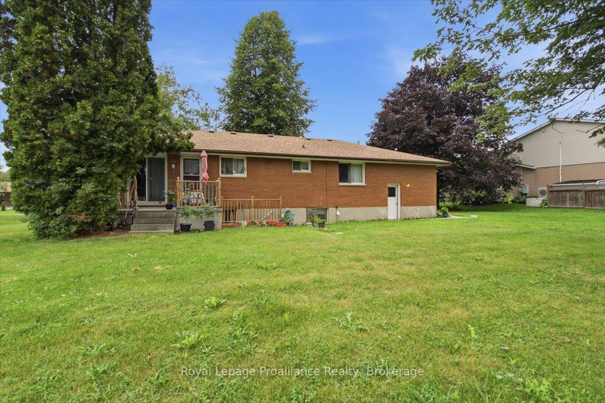 Photo 30 of 270 Colonial Road, Belleville, Belleville Ward — HOMEH