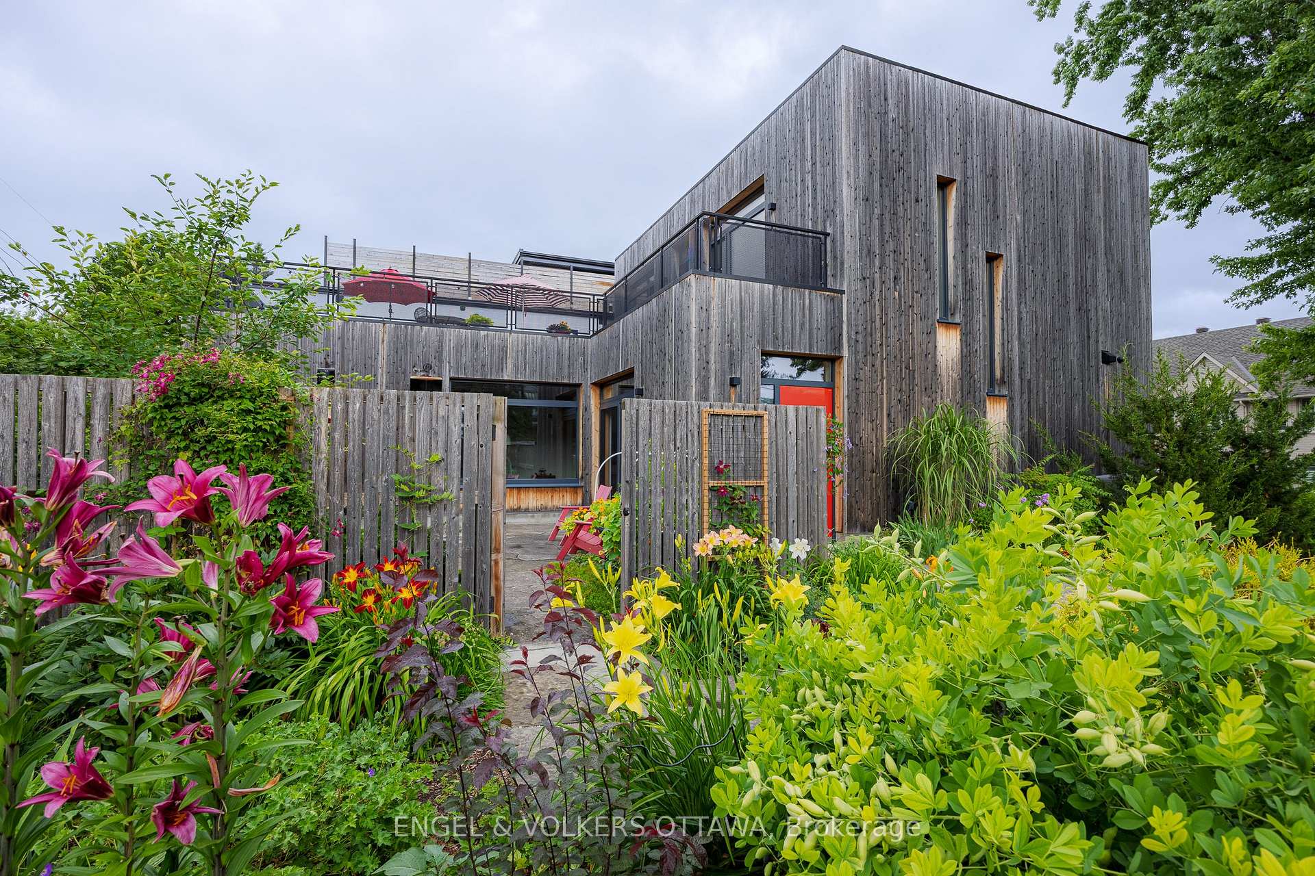 Photo 6 of 252 Atlantis Avenue, Ottawa, Westboro West — HOMEH