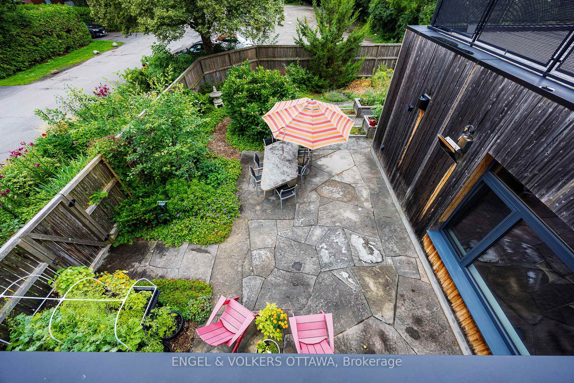 Photo 9 of 252 Atlantis Avenue, Ottawa, Westboro West — HOMEH