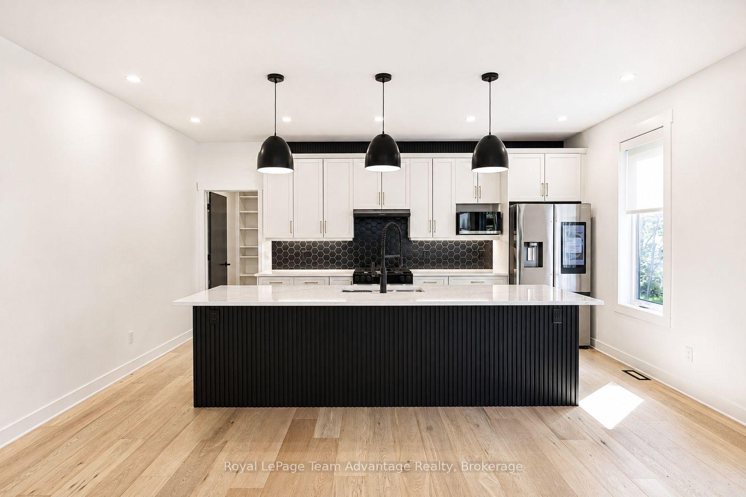 Photo 16 of 53 Dennis Drive, Parry Sound — HOMEH