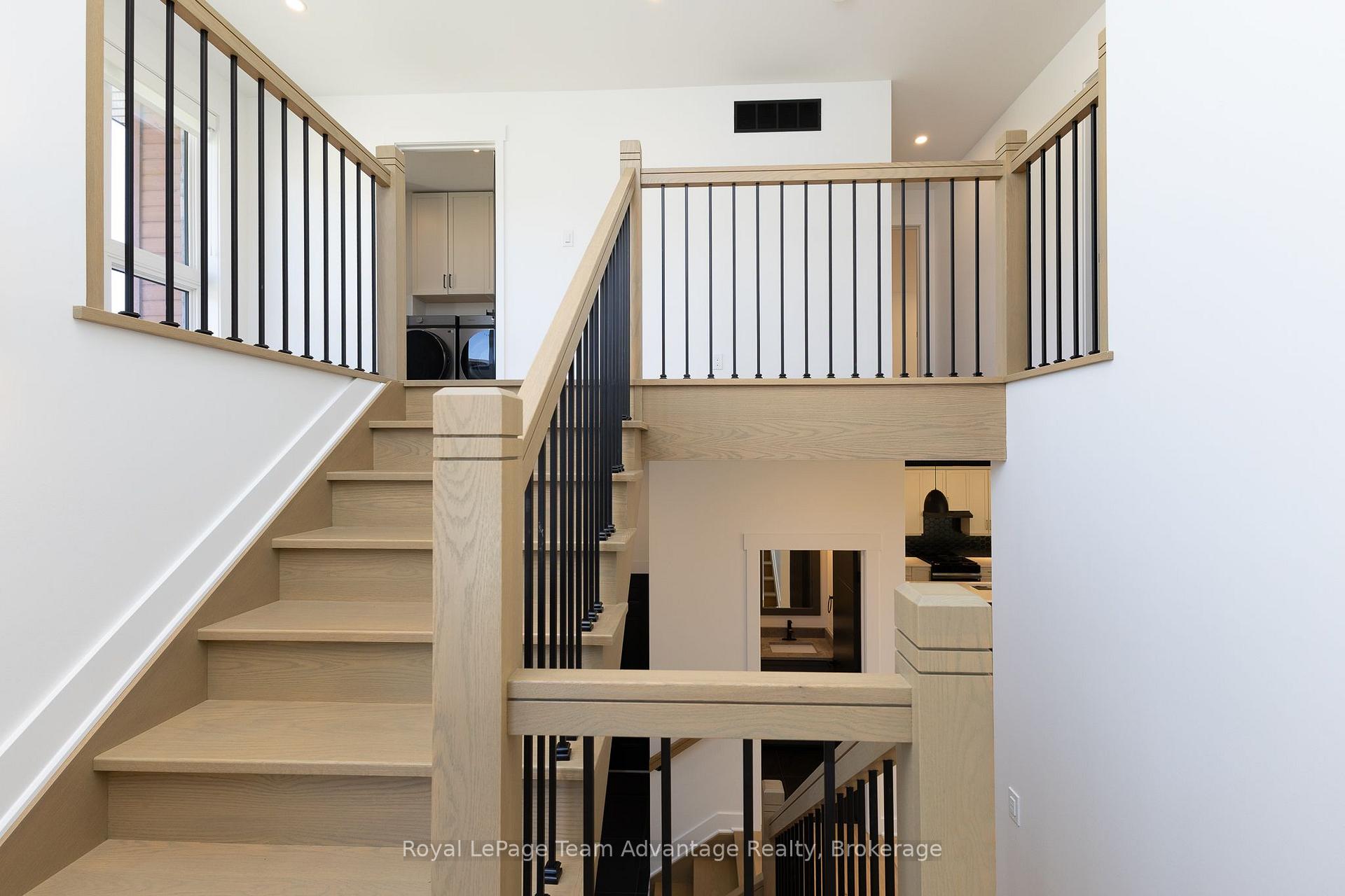 Photo 25 of 53 Dennis Drive, Parry Sound — HOMEH
