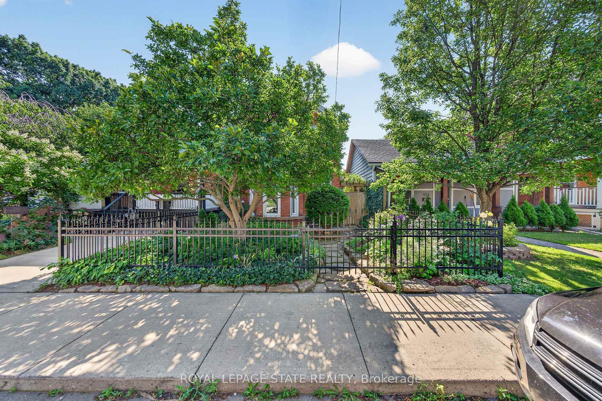 Photo 2 of 171 Emerald Street S, Hamilton, Stinson — HOMEH