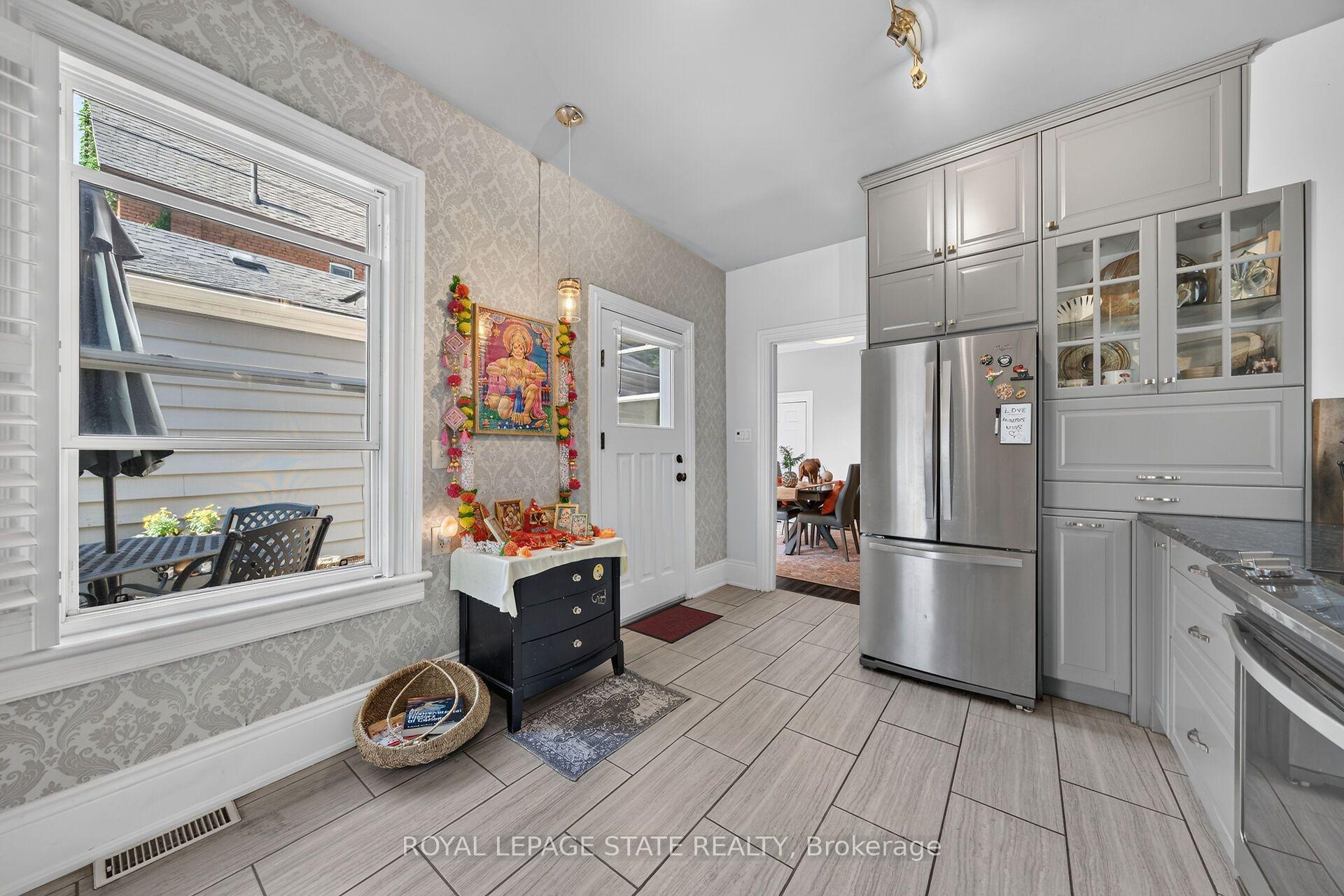 Photo 18 of 171 Emerald Street S, Hamilton, Stinson — HOMEH