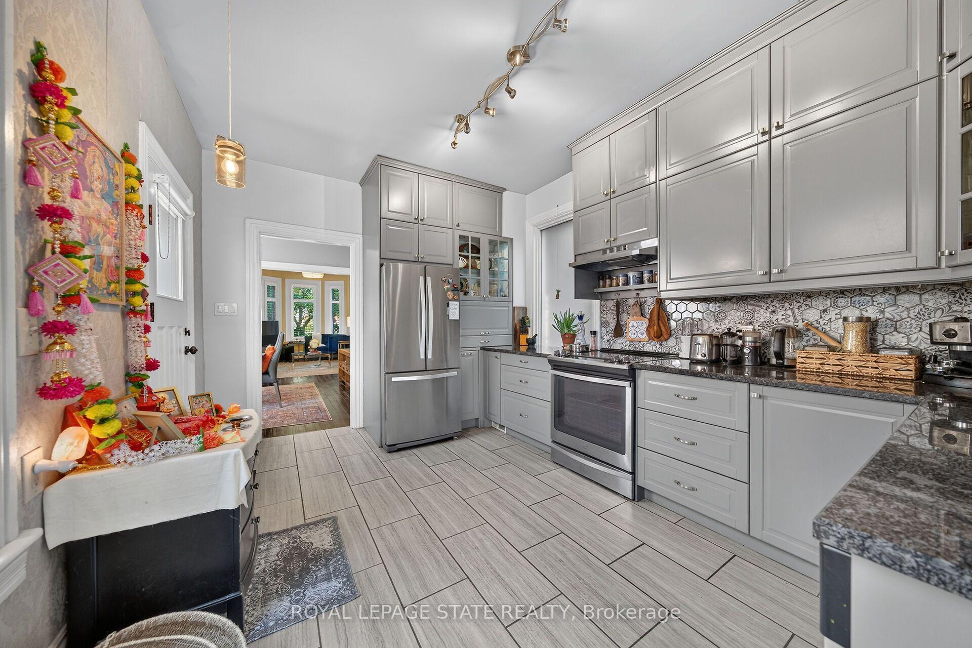 Photo 19 of 171 Emerald Street S, Hamilton, Stinson — HOMEH