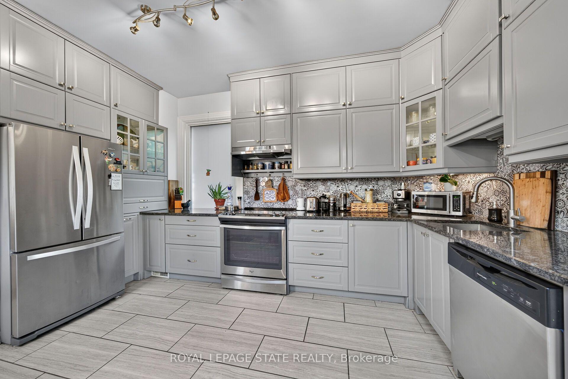 Photo 20 of 171 Emerald Street S, Hamilton, Stinson — HOMEH