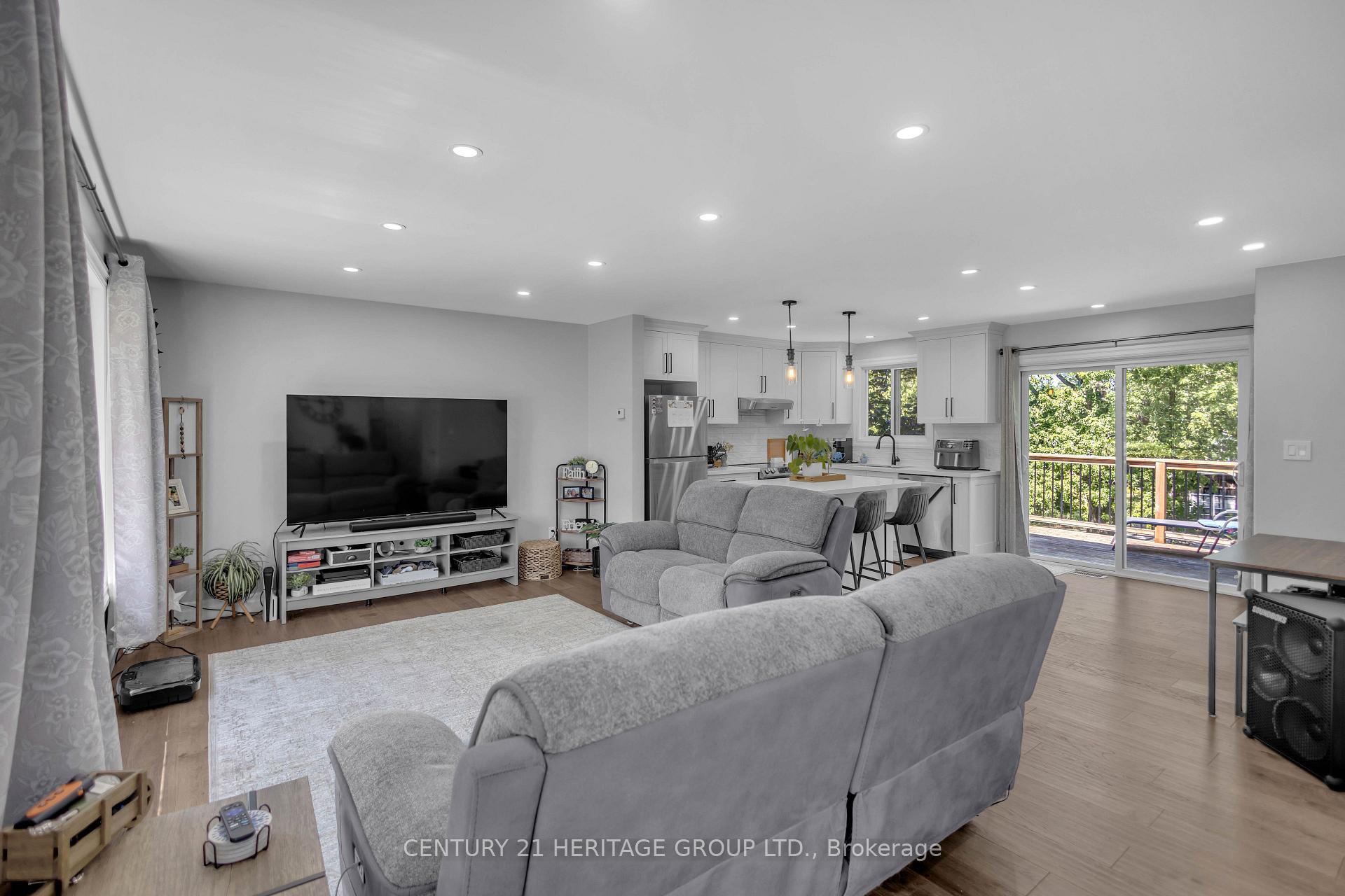 Photo 8 of 30 Ridgeway Avenue, Norfolk, Pine Grove — HOMEH