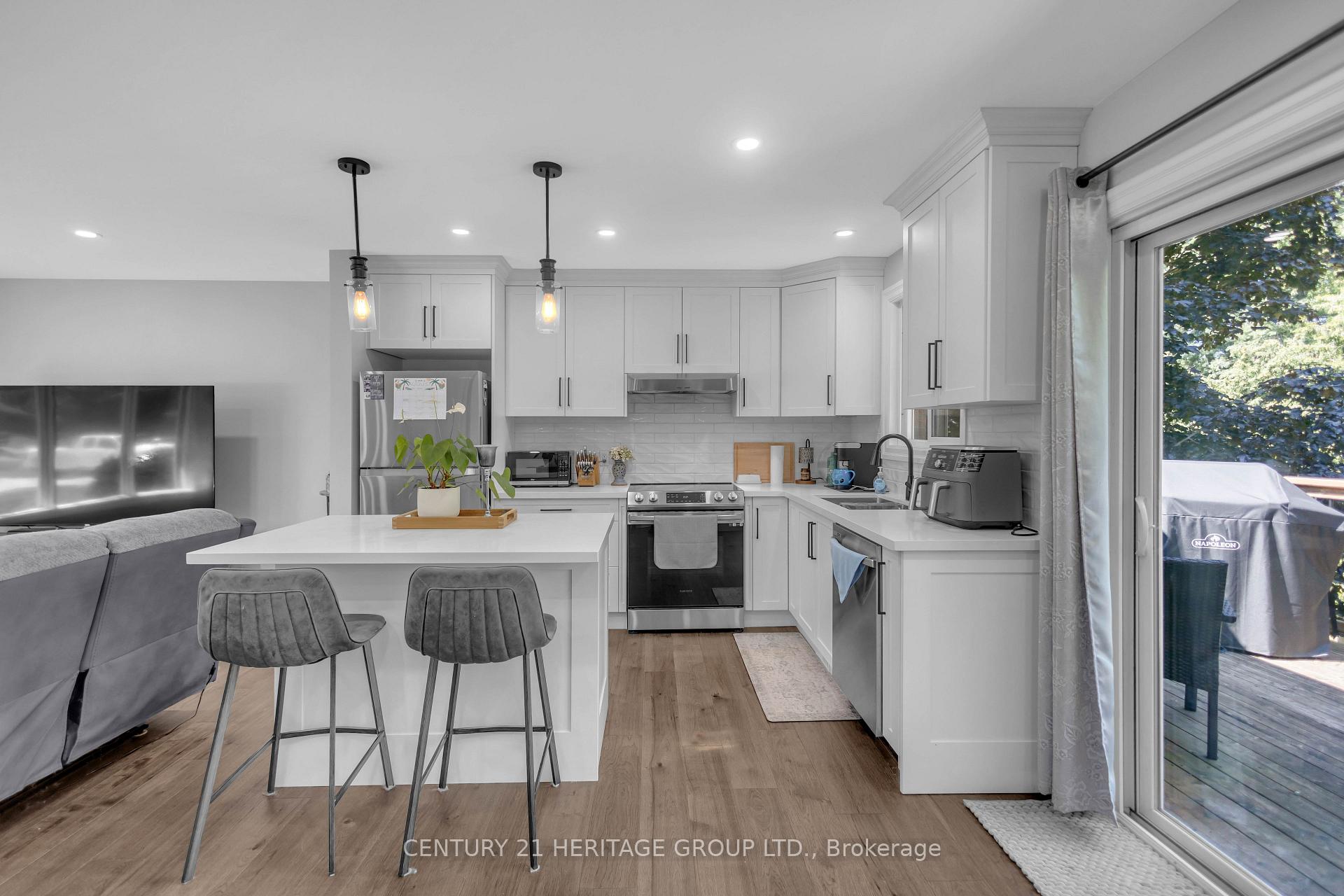 Photo 13 of 30 Ridgeway Avenue, Norfolk, Pine Grove — HOMEH