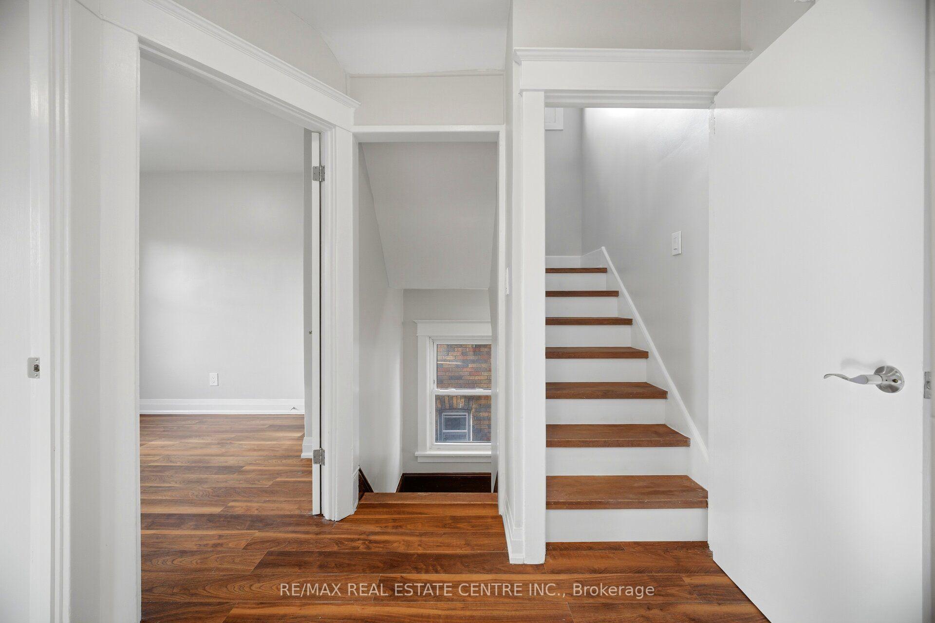 Photo 32 of 90 Holton Avenue S, Hamilton, Gibson — HOMEH