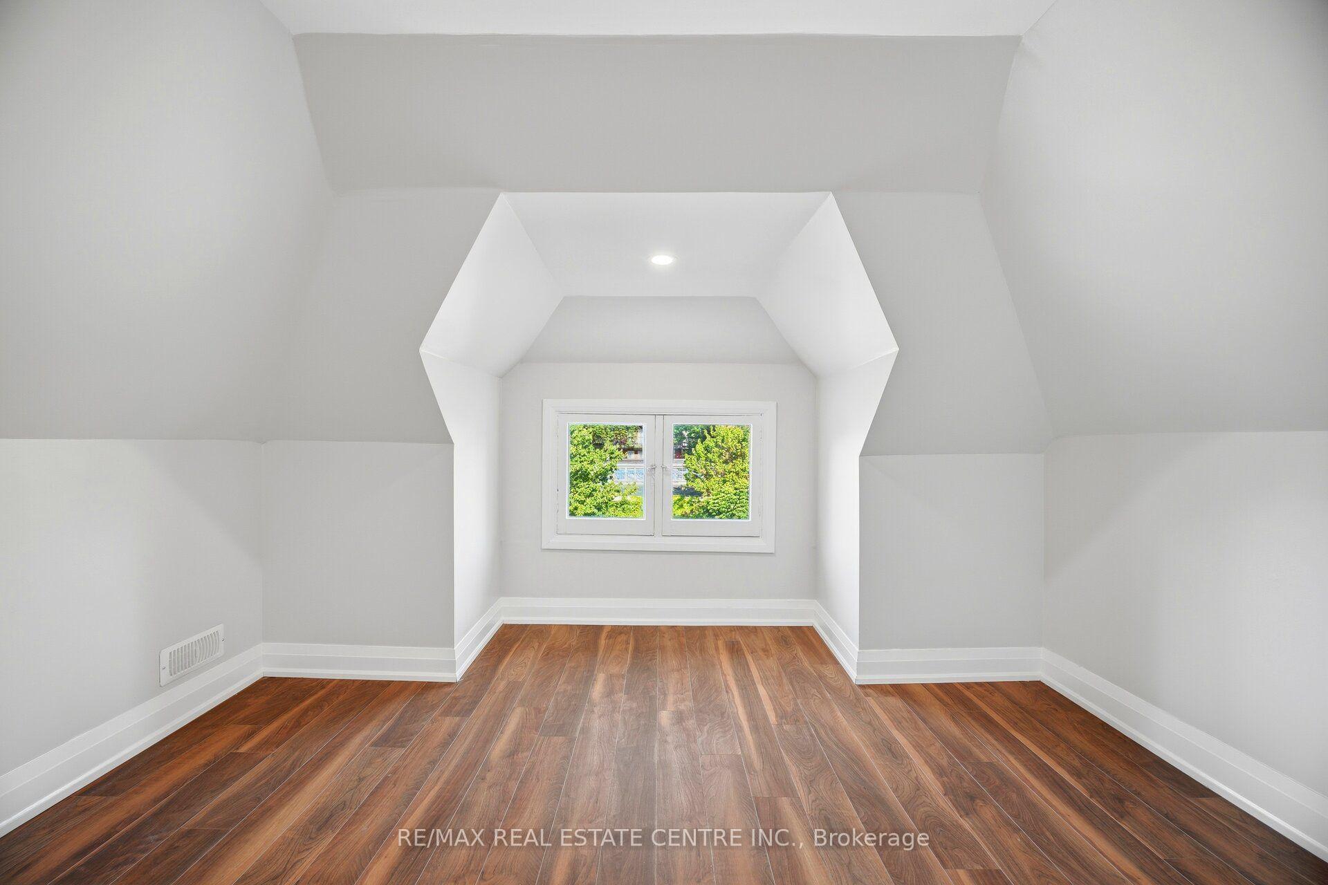 Photo 34 of 90 Holton Avenue S, Hamilton, Gibson — HOMEH