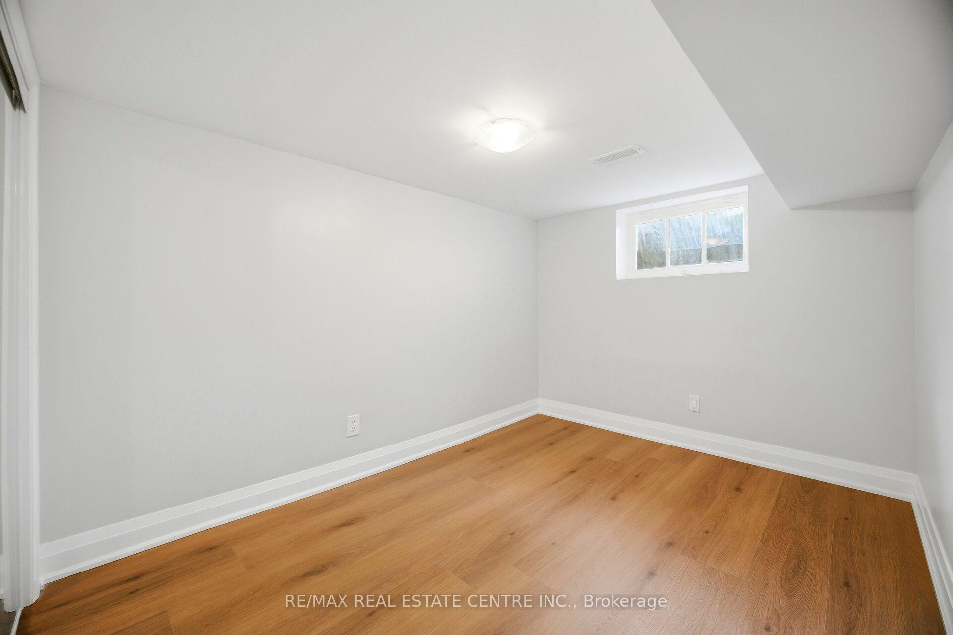 Photo 42 of 90 Holton Avenue S, Hamilton, Gibson — HOMEH