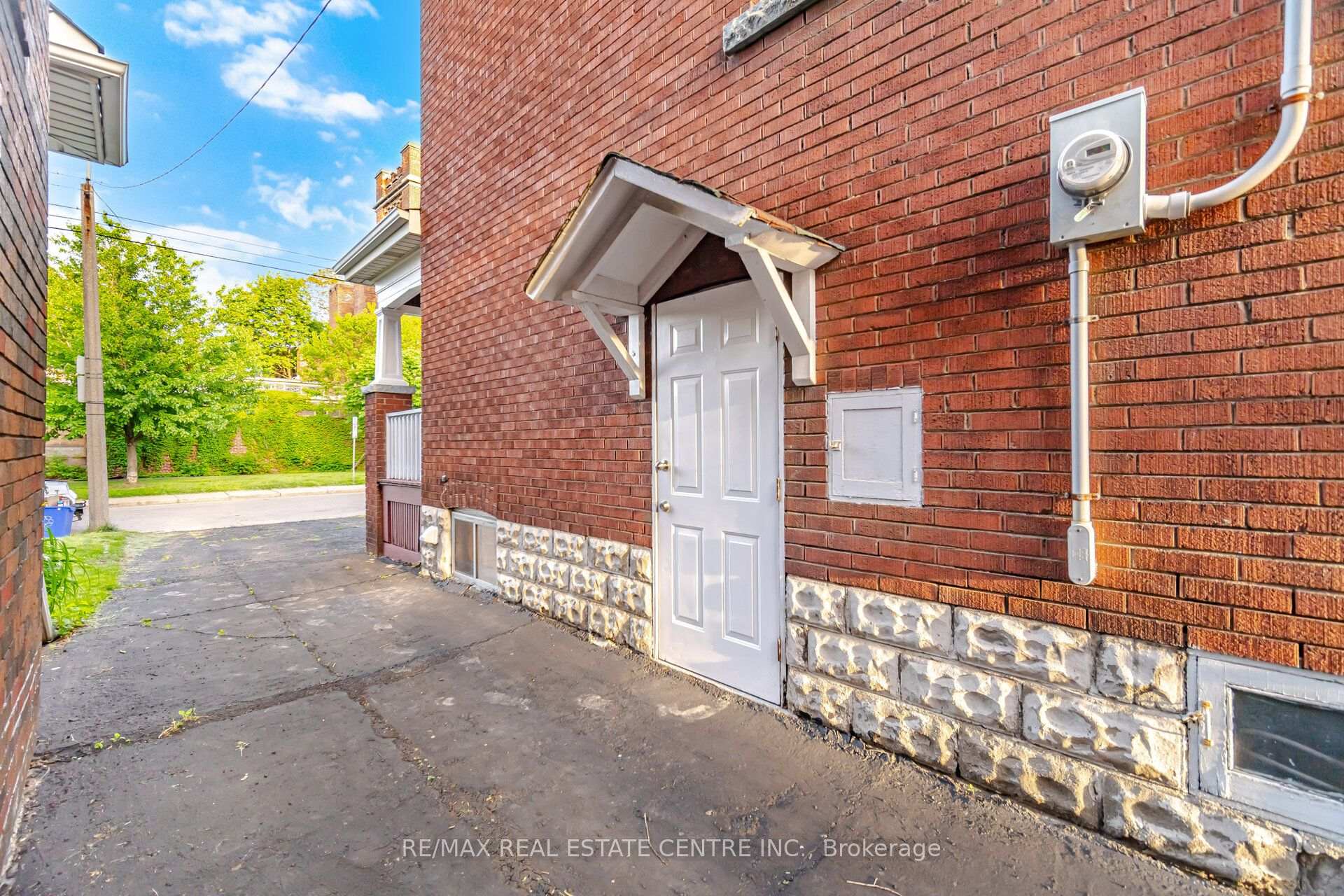Photo 49 of 90 Holton Avenue S, Hamilton, Gibson — HOMEH