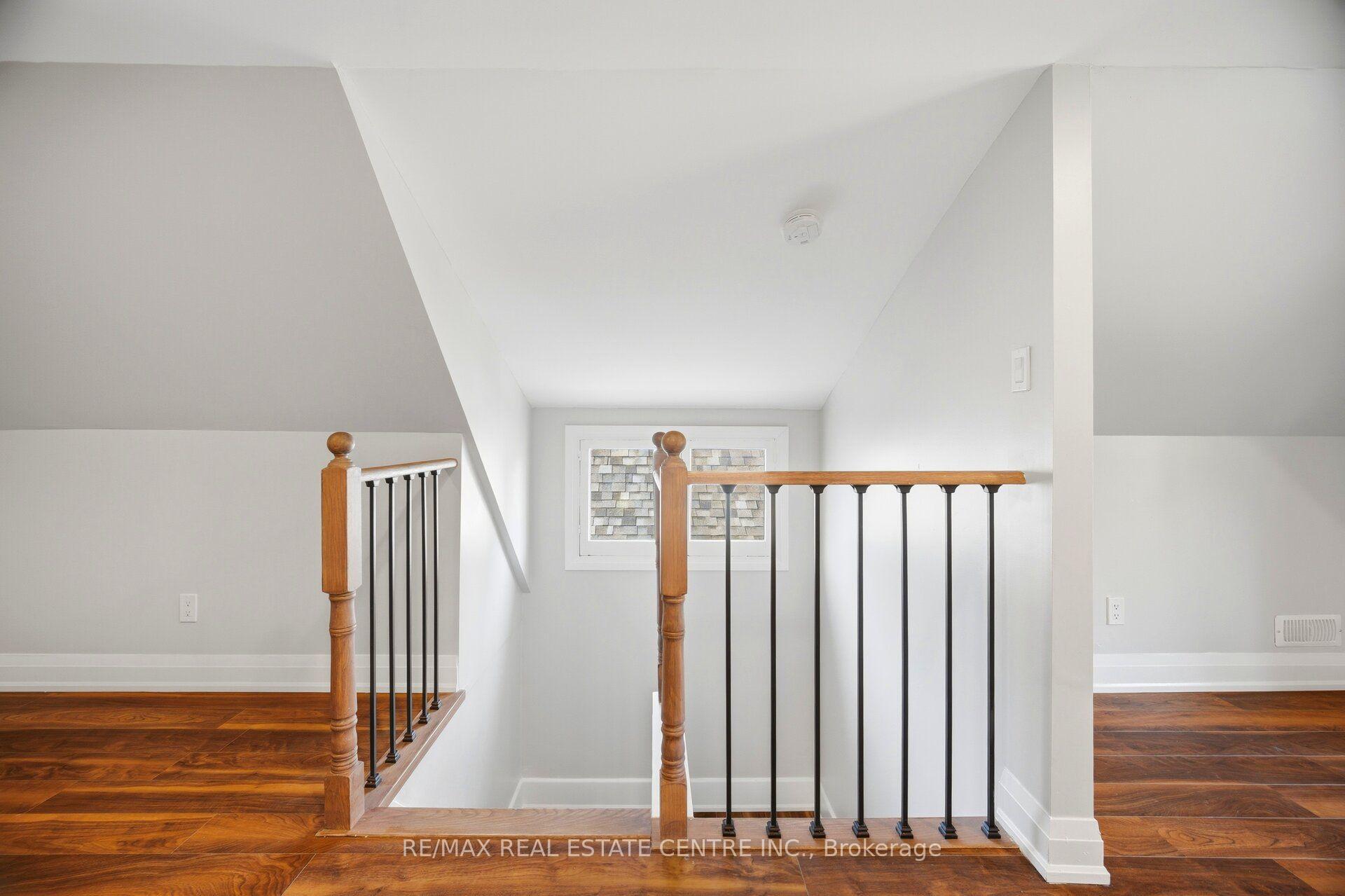 Photo 50 of 90 Holton Avenue S, Hamilton, Gibson — HOMEH
