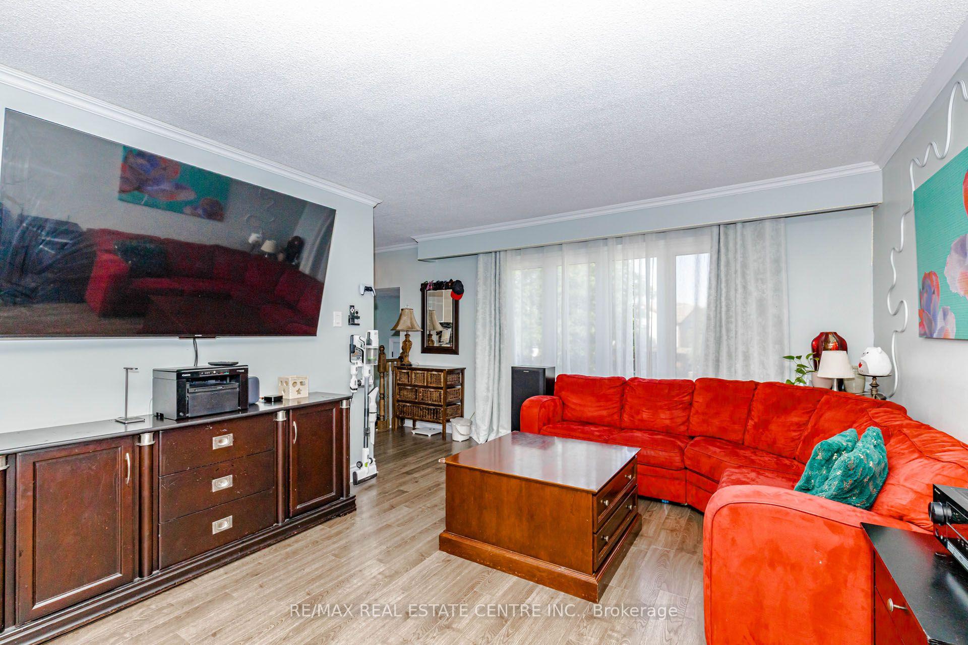 Photo 5 of 28 Foxacre Row, Brampton, Madoc — HOMEH