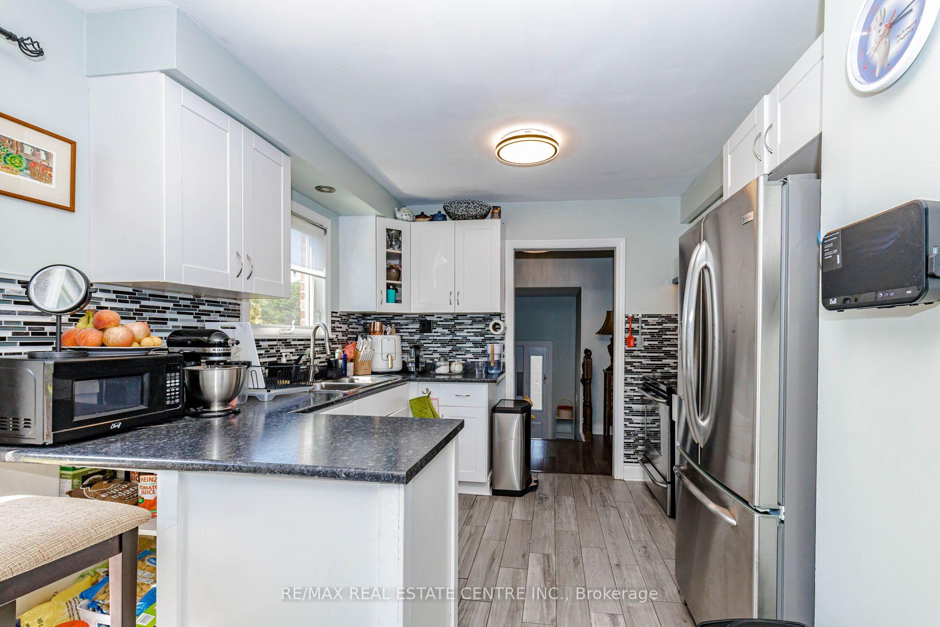 Photo 7 of 28 Foxacre Row, Brampton, Madoc — HOMEH