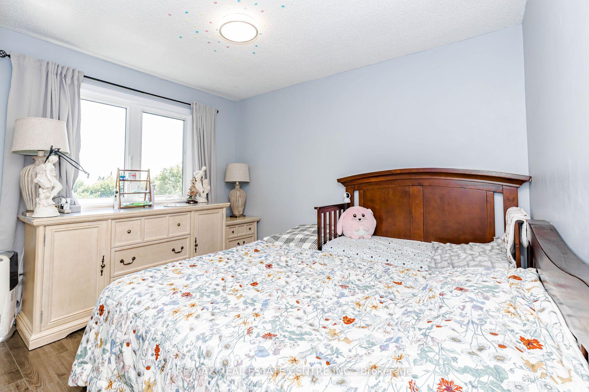 Photo 12 of 28 Foxacre Row, Brampton, Madoc — HOMEH