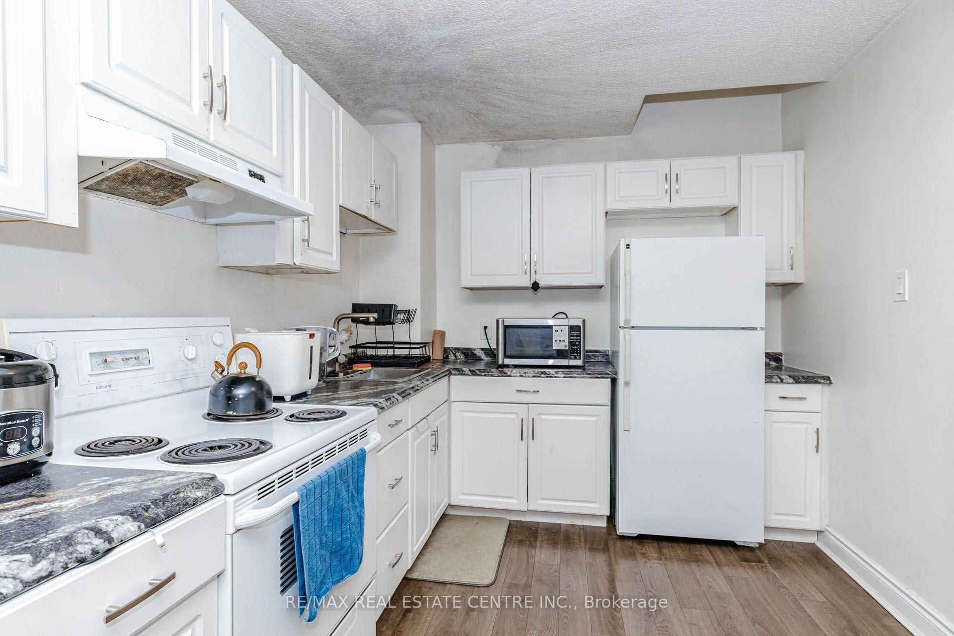 Photo 15 of 28 Foxacre Row, Brampton, Madoc — HOMEH