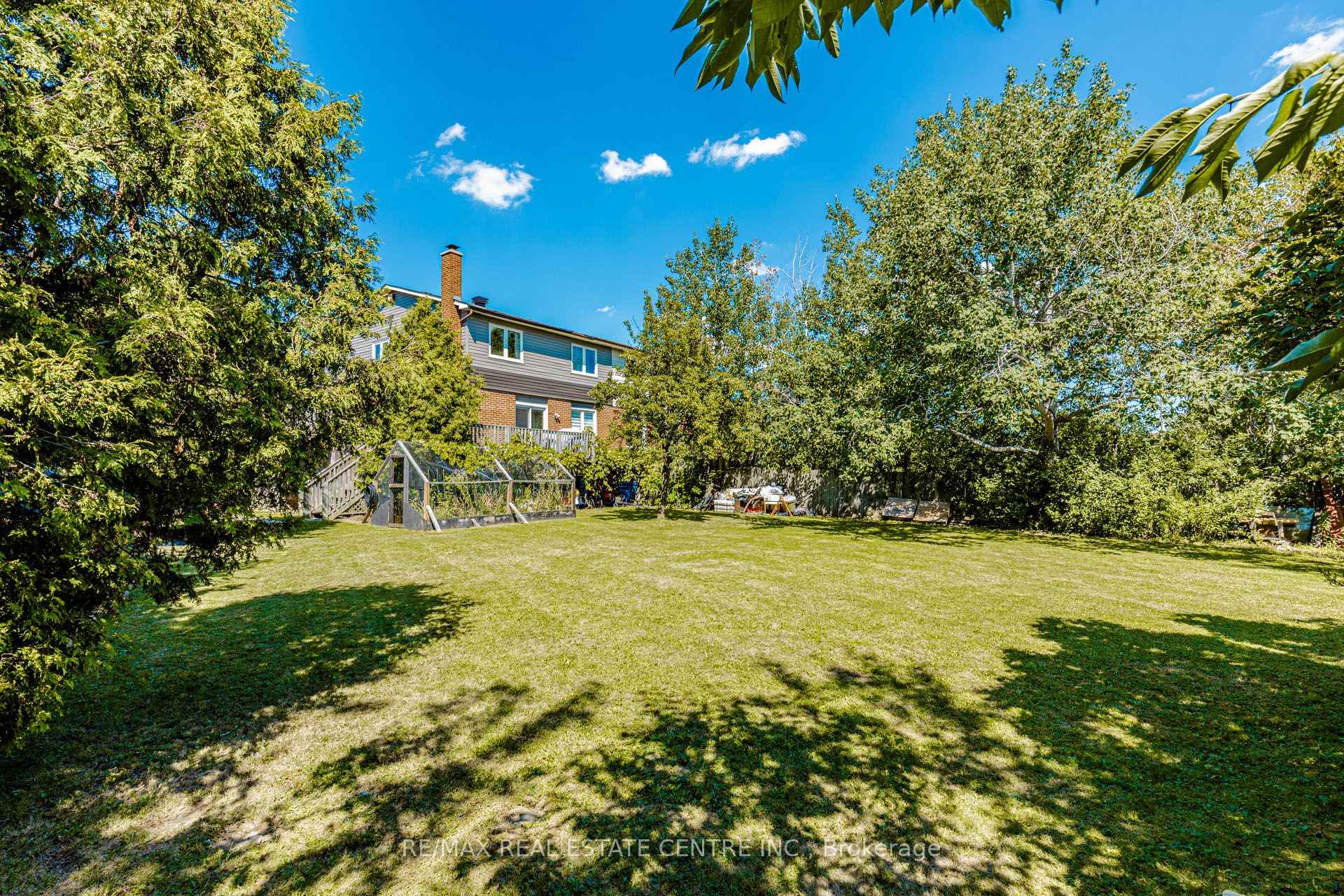 Photo 25 of 28 Foxacre Row, Brampton, Madoc — HOMEH