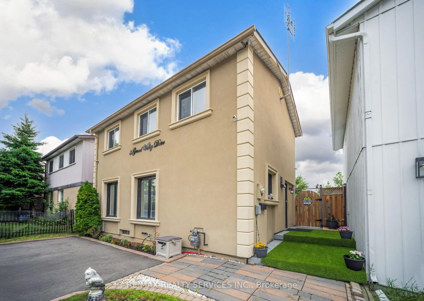 Photo 5 of 3 Grand Valley Drive, Brampton, Northgate — HOMEH