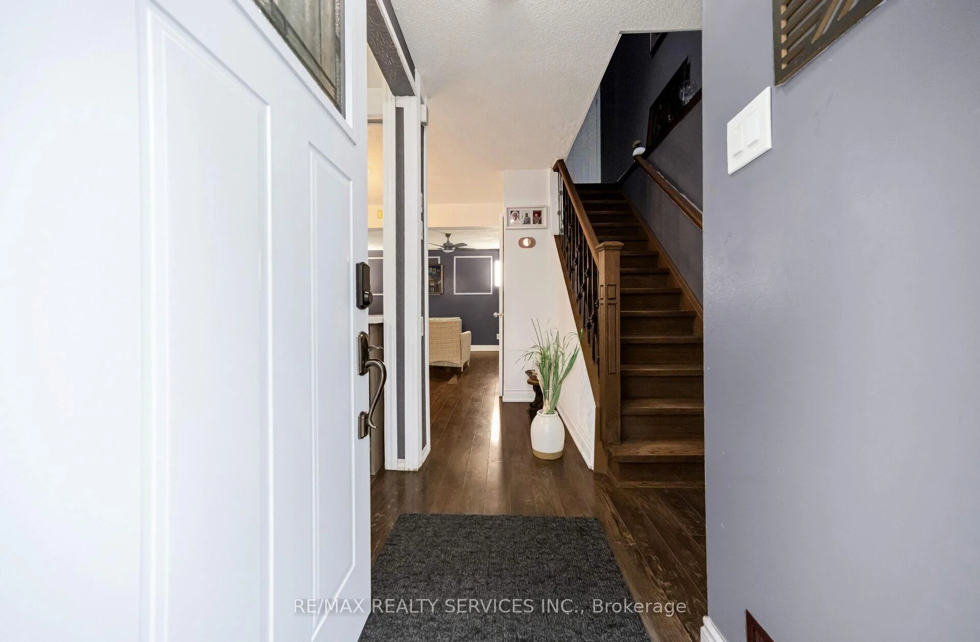 Photo 6 of 3 Grand Valley Drive, Brampton, Northgate — HOMEH