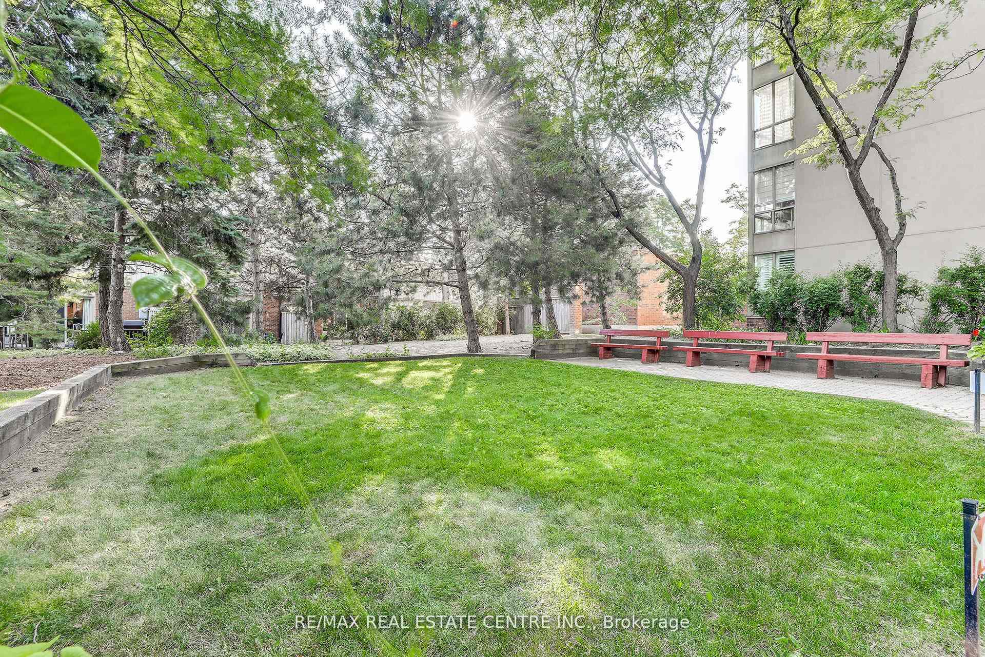 Photo 13 of Unit PH3, 1110 Walden Circle, Mississauga, Clarkson — HOMEH