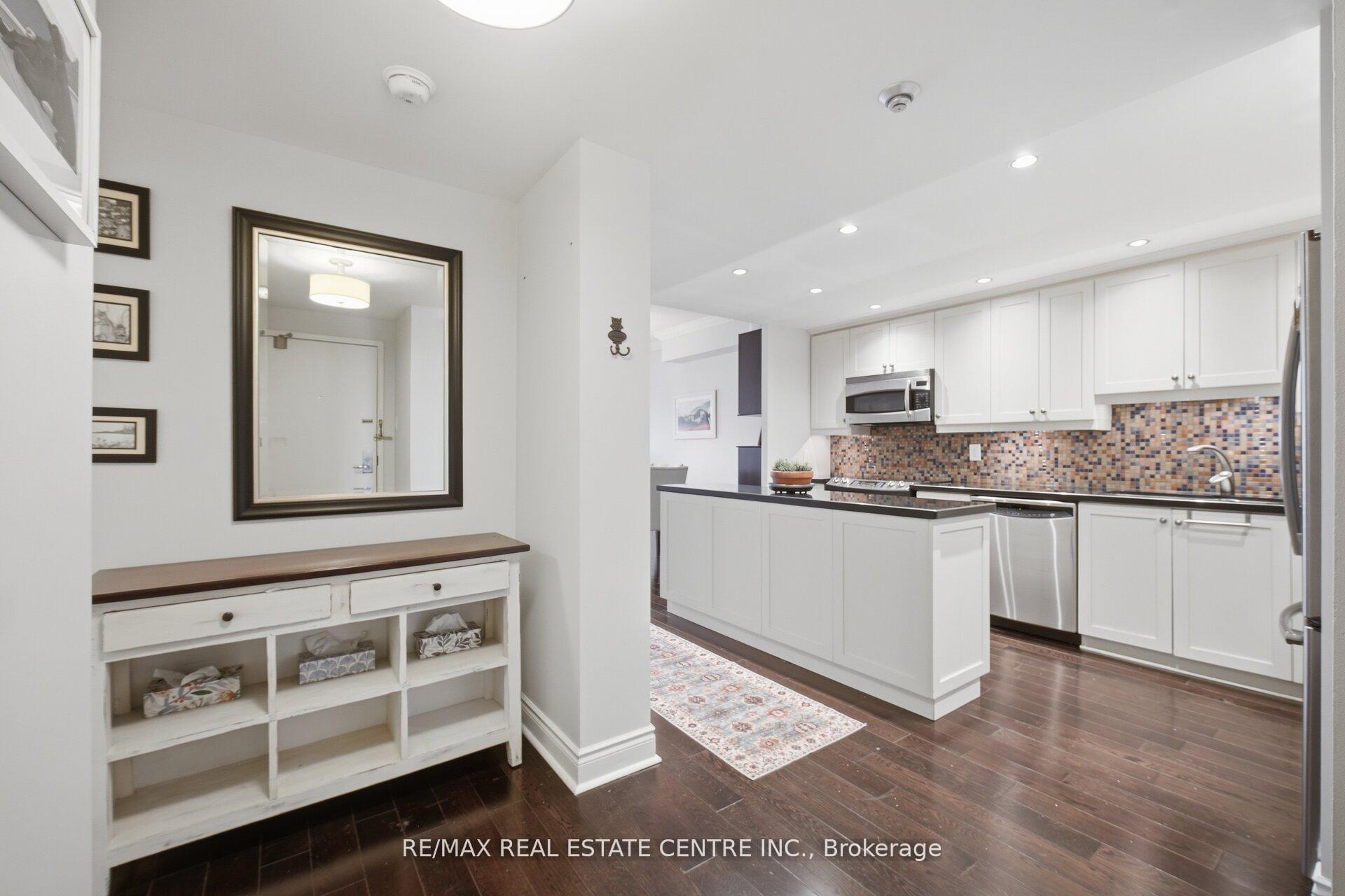 Photo 15 of Unit PH3, 1110 Walden Circle, Mississauga, Clarkson — HOMEH