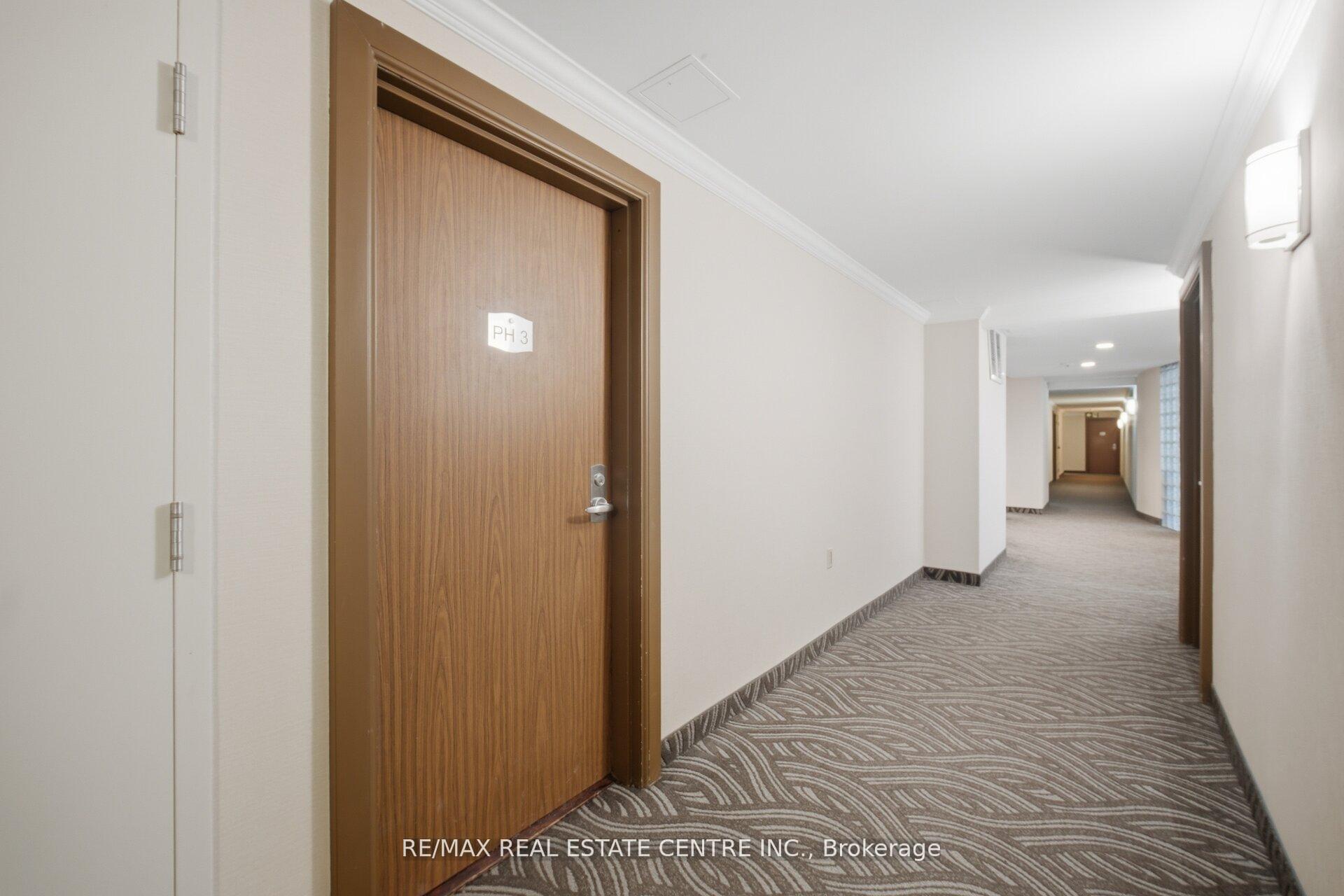 Photo 21 of Unit PH3, 1110 Walden Circle, Mississauga, Clarkson — HOMEH