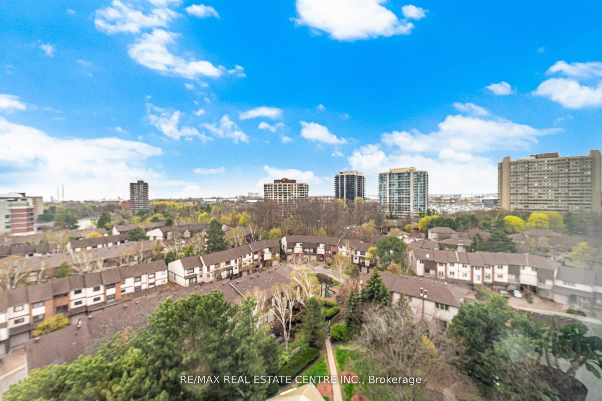 Photo 22 of Unit PH3, 1110 Walden Circle, Mississauga, Clarkson — HOMEH