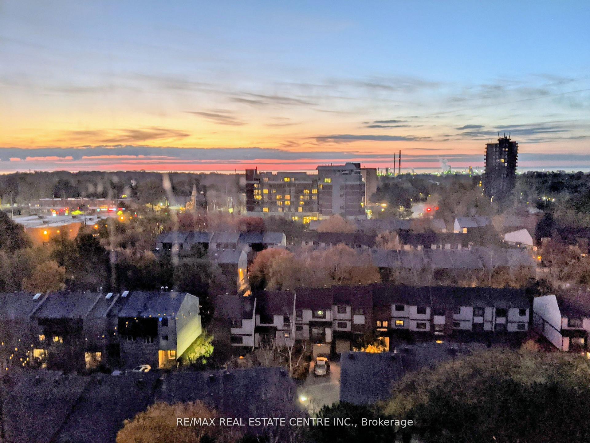 Photo 23 of Unit PH3, 1110 Walden Circle, Mississauga, Clarkson — HOMEH