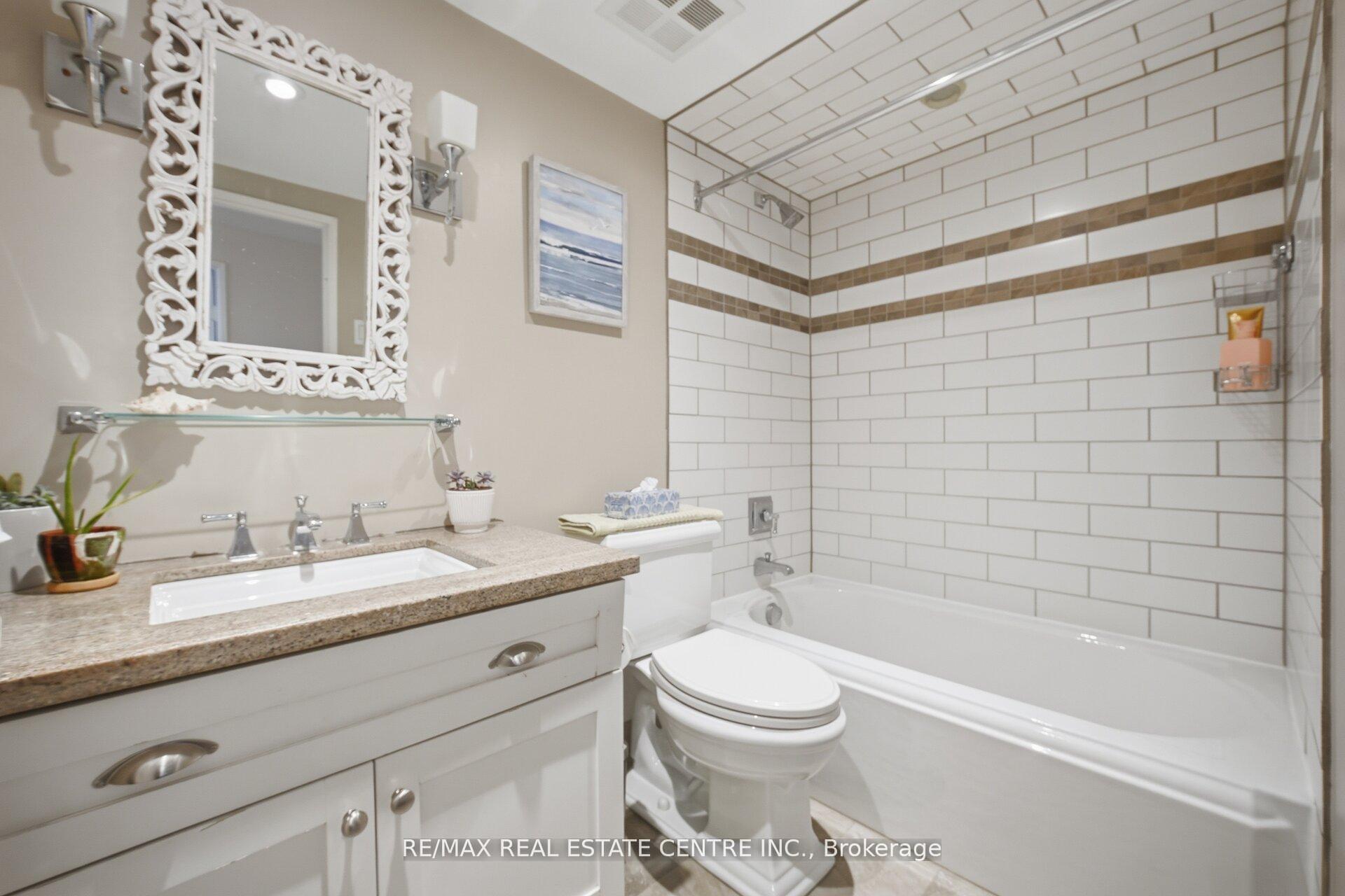 Photo 24 of Unit PH3, 1110 Walden Circle, Mississauga, Clarkson — HOMEH