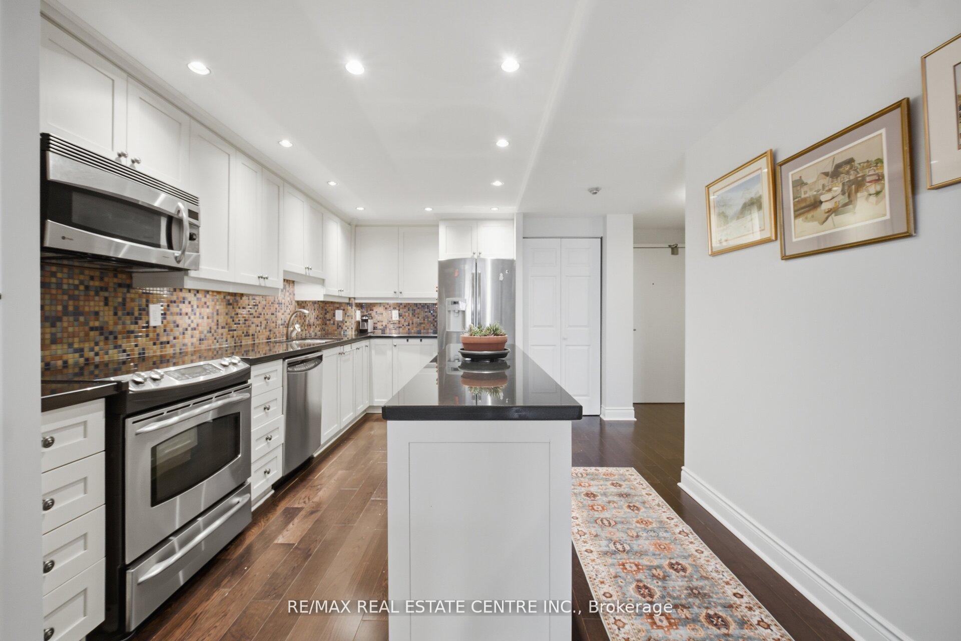 Photo 33 of Unit PH3, 1110 Walden Circle, Mississauga, Clarkson — HOMEH