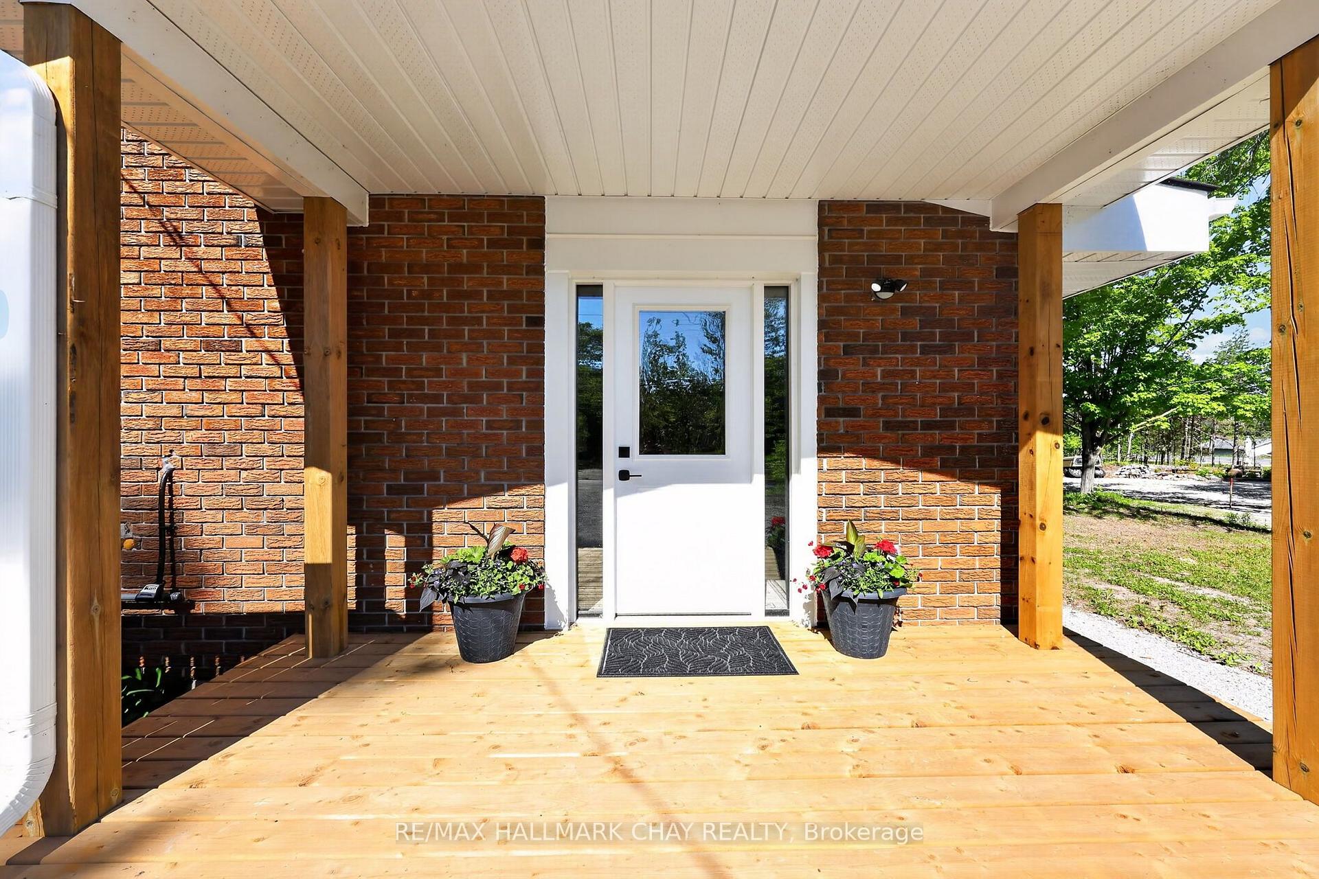 Photo 3 of 8717 Beachwood Road, Wasaga Beach — HOMEH