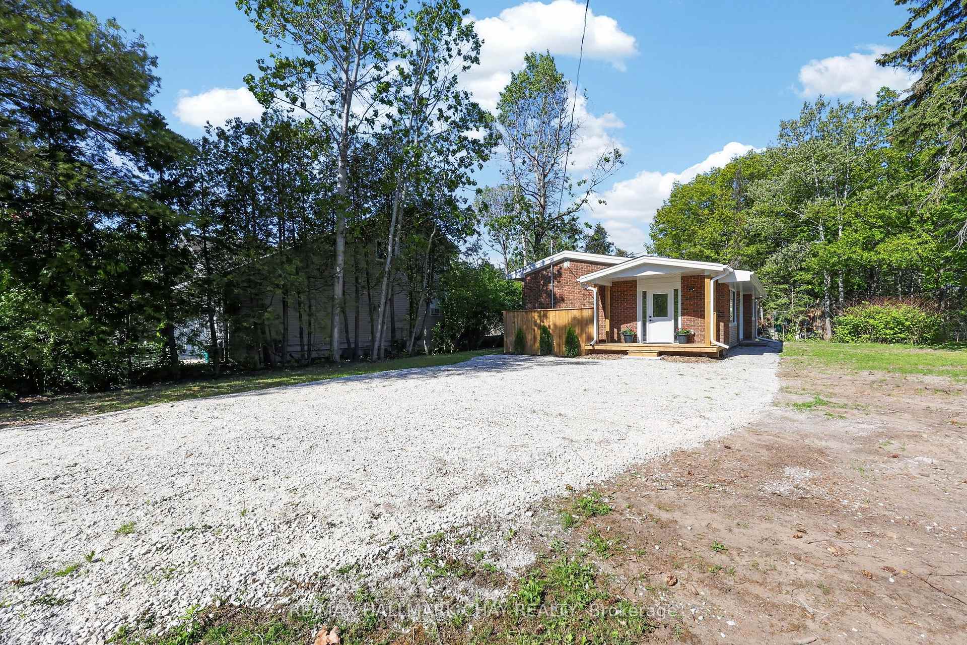 Photo 18 of 8717 Beachwood Road, Wasaga Beach — HOMEH