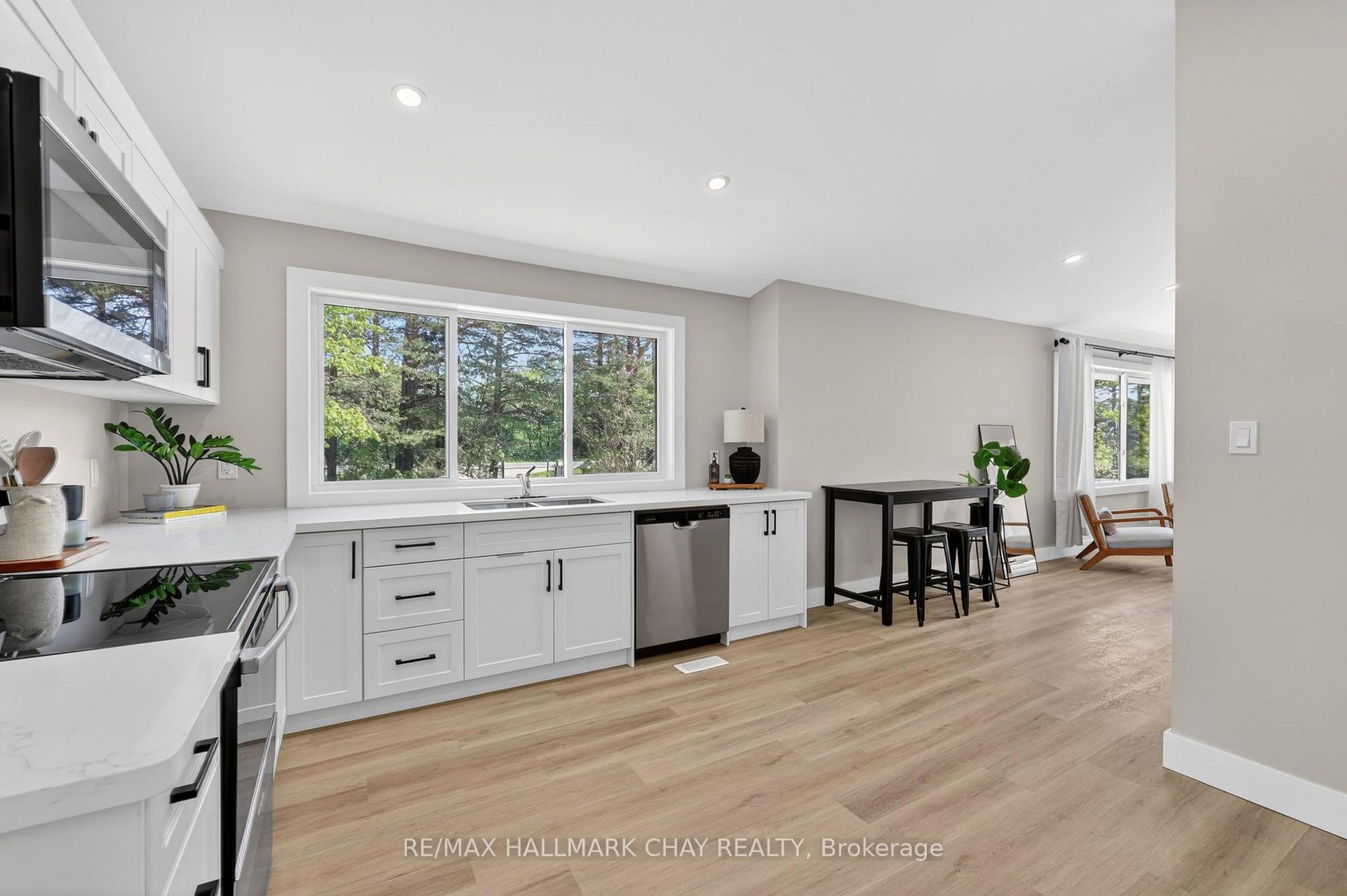 Photo 24 of 8717 Beachwood Road, Wasaga Beach — HOMEH
