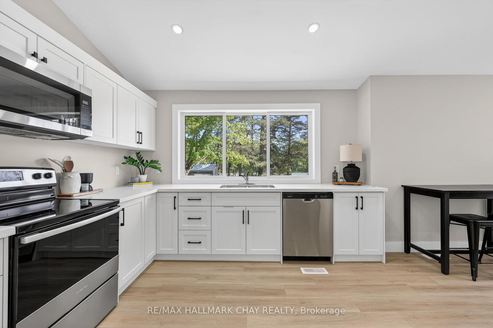 Photo 25 of 8717 Beachwood Road, Wasaga Beach — HOMEH