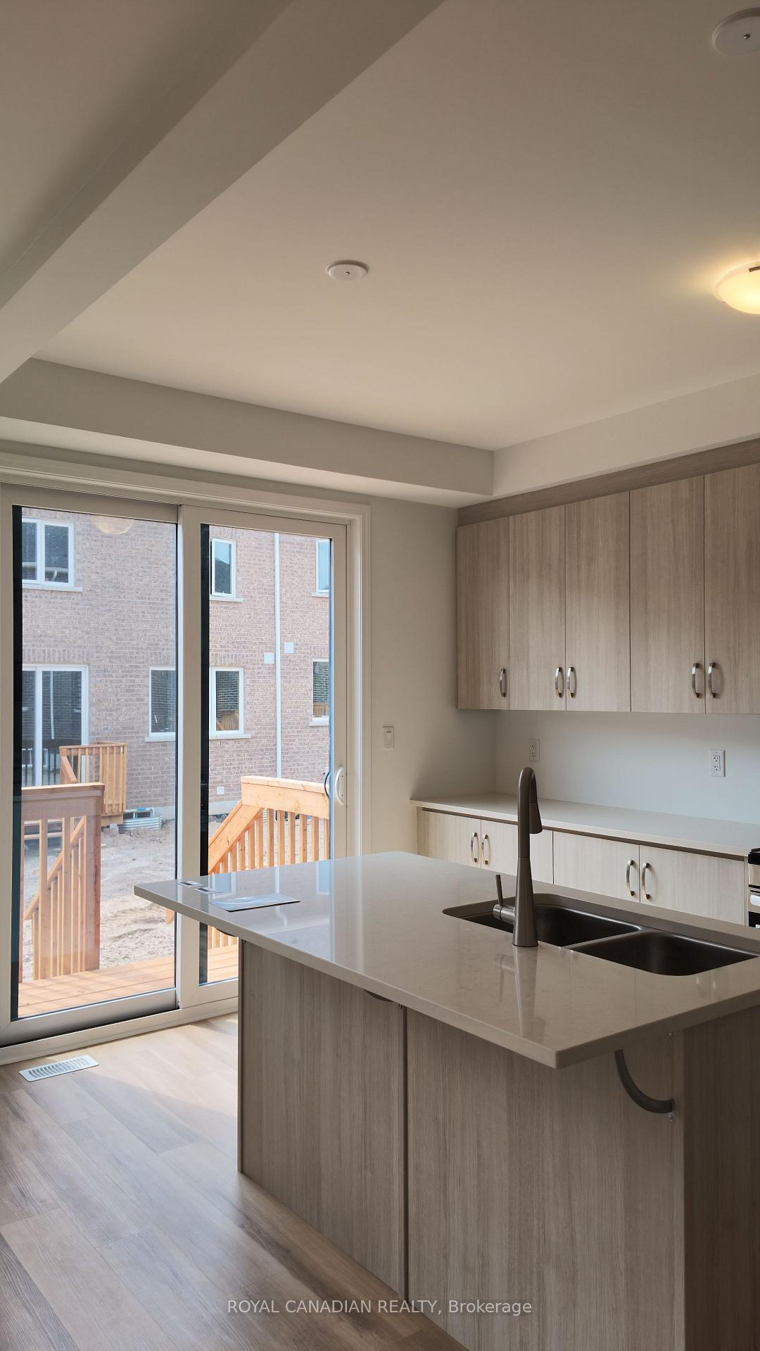Photo 26 of 123 Vinewood Crescent, Barrie, Rural Barrie Southeast — HOMEH