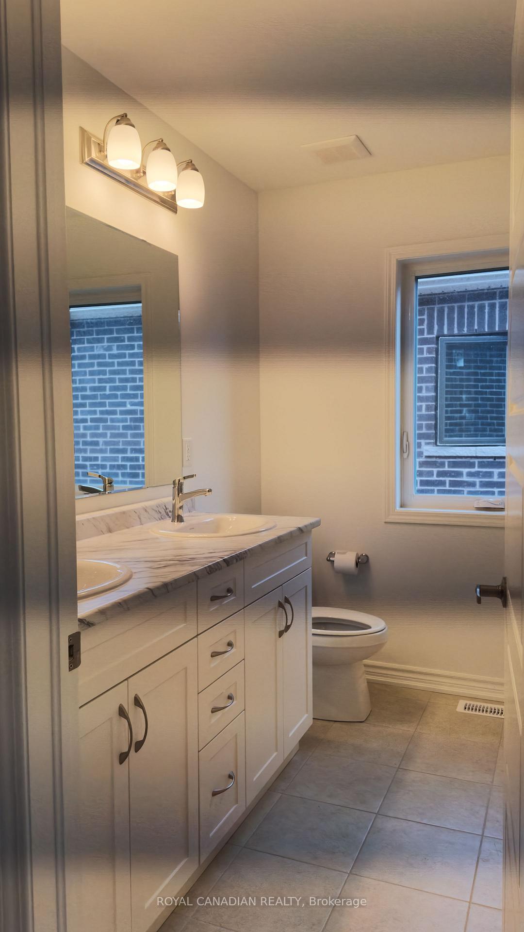 Photo 37 of 123 Vinewood Crescent, Barrie, Rural Barrie Southeast — HOMEH