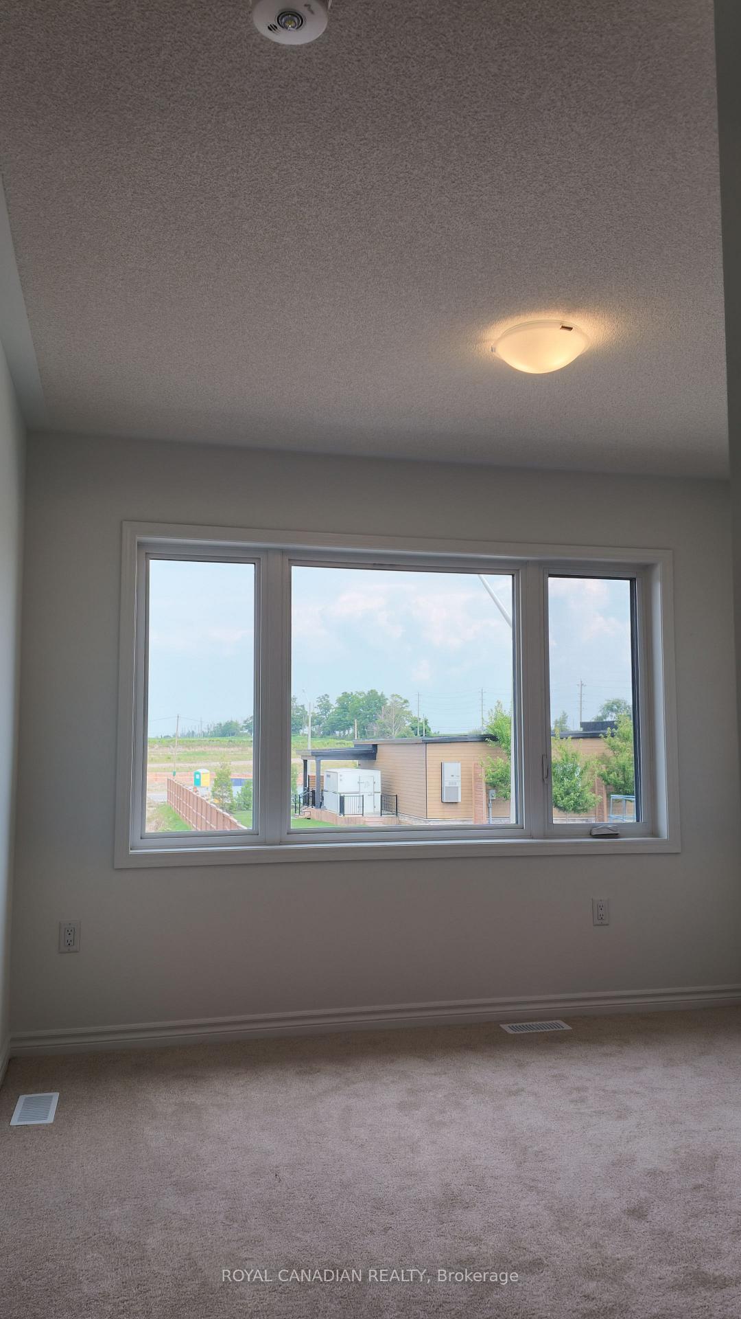 Photo 45 of 123 Vinewood Crescent, Barrie, Rural Barrie Southeast — HOMEH