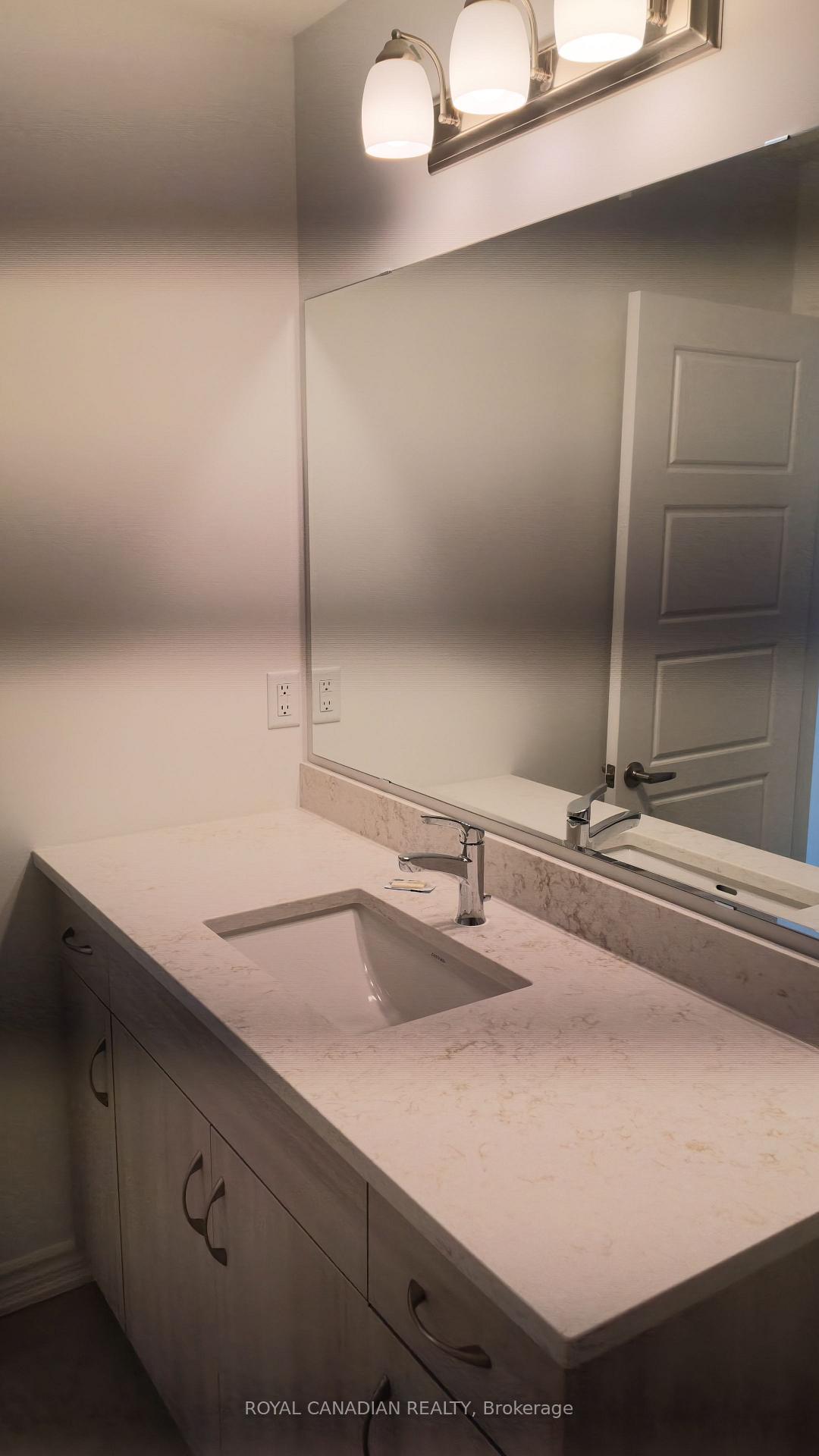 Photo 61 of 123 Vinewood Crescent, Barrie, Rural Barrie Southeast — HOMEH