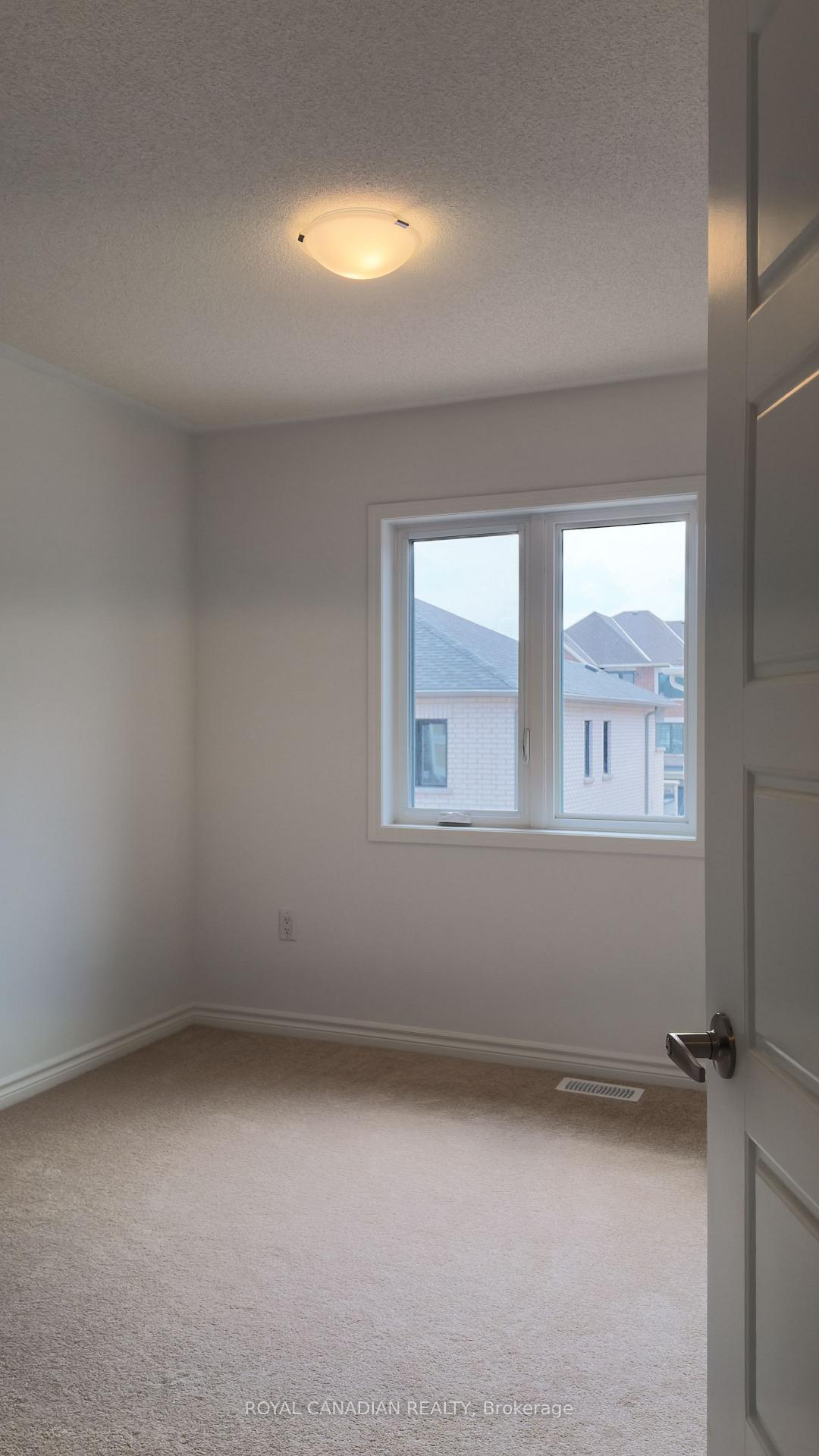 Photo 65 of 123 Vinewood Crescent, Barrie, Rural Barrie Southeast — HOMEH