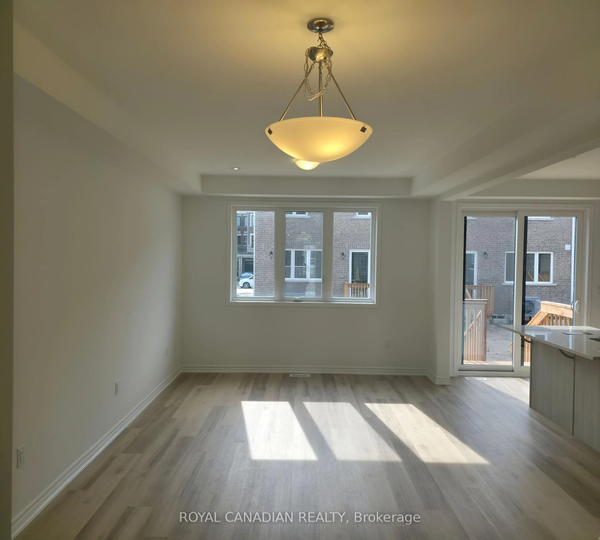 Photo 17 of 123 Vinewood Crescent, Barrie, Rural Barrie Southeast — HOMEH