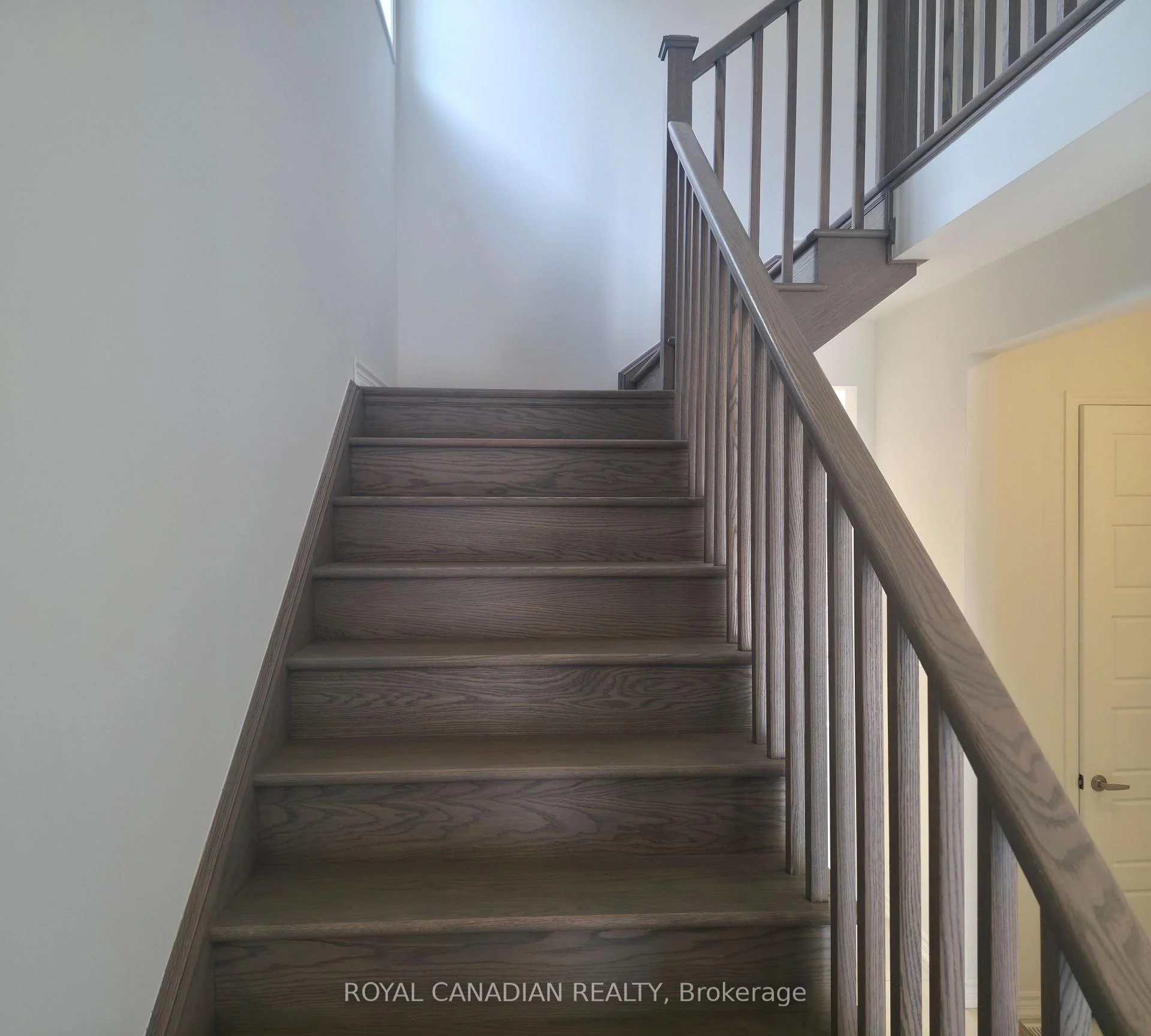Photo 29 of 123 Vinewood Crescent, Barrie, Rural Barrie Southeast — HOMEH