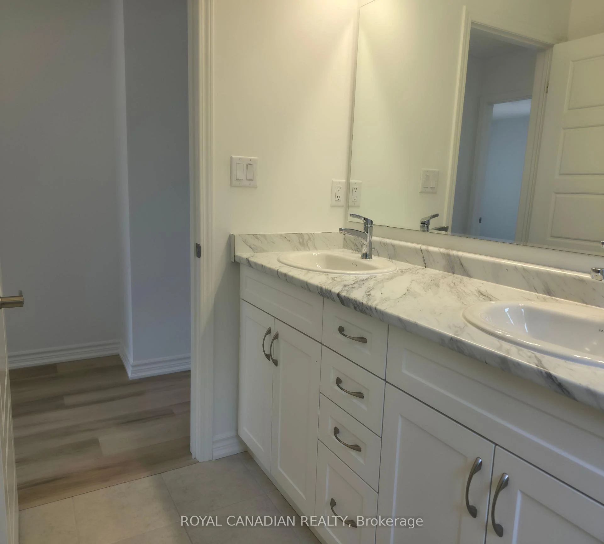 Photo 48 of 123 Vinewood Crescent, Barrie, Rural Barrie Southeast — HOMEH